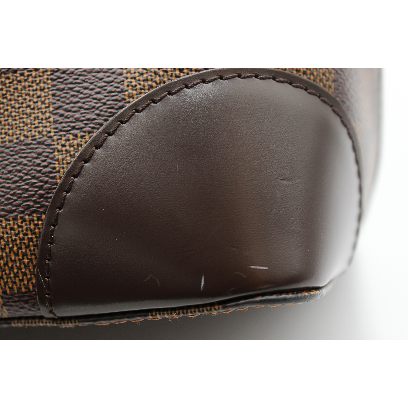 Hampstead MM Damier Shoulder Bags