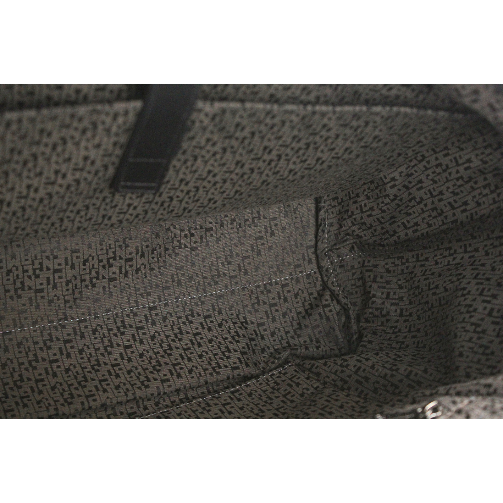 Le Pliage XL Calf Handbag