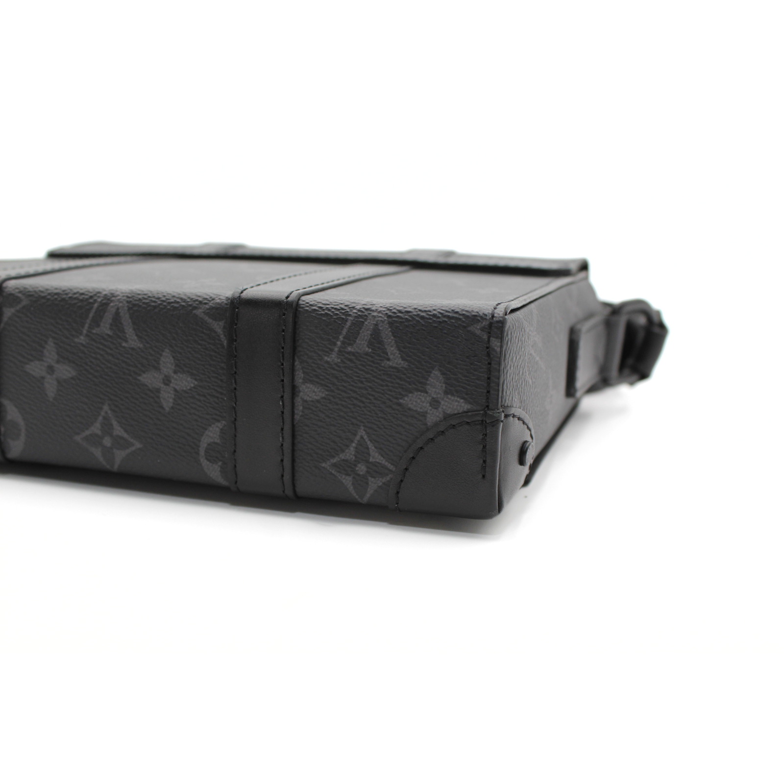 Trunk Messenger PM Monogram Eclipse Shoulder Bag