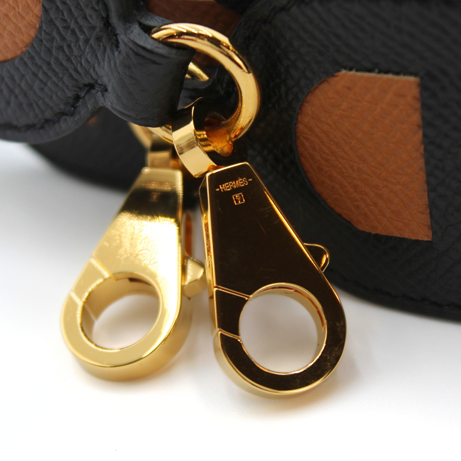 Maillons Epsom Black Strap