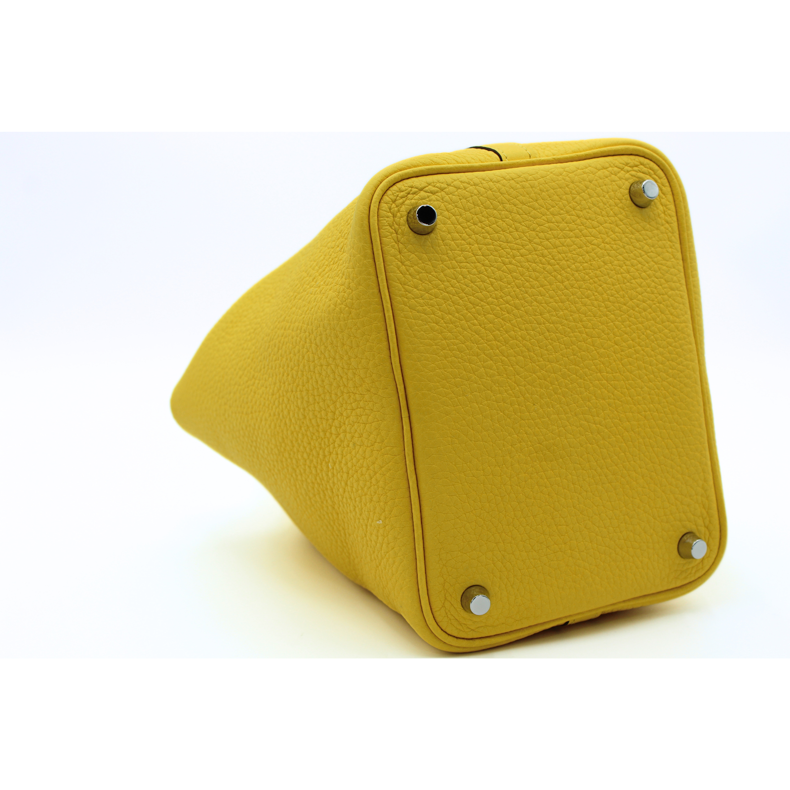 Picotin Lock 18 Taurillon Clemence Jaune de Naples Handbag