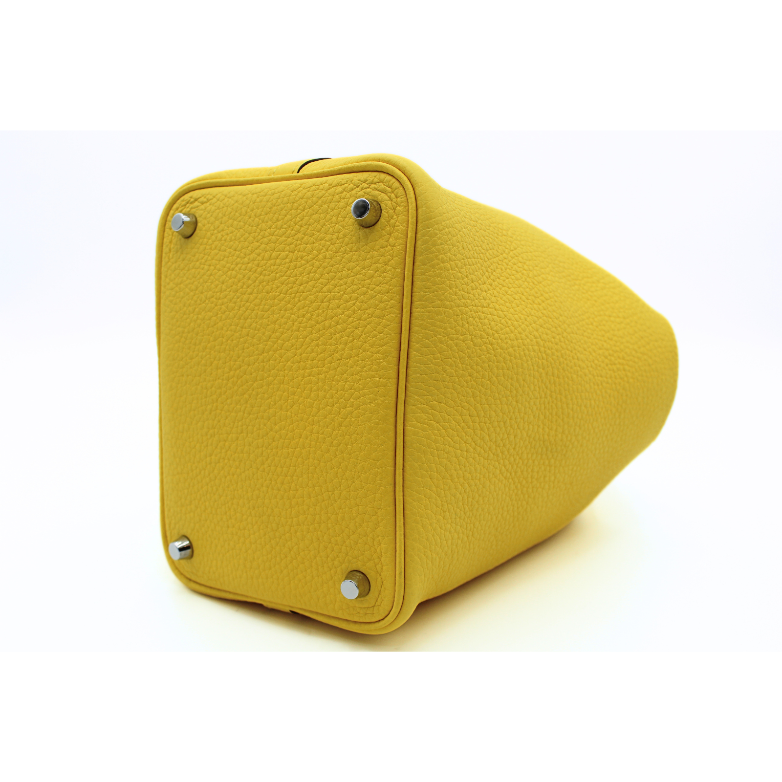Picotin Lock 18 Taurillon Clemence Jaune de Naples Handbag