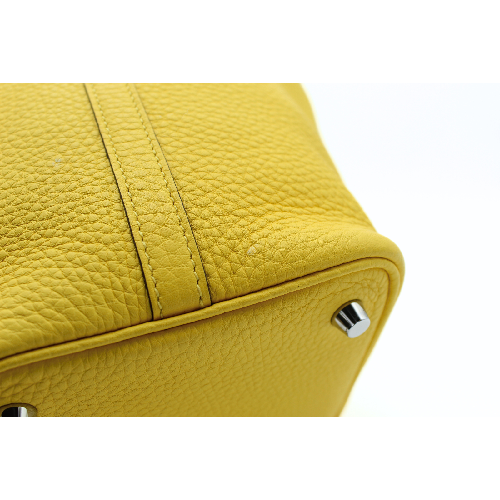 Picotin Lock 18 Taurillon Clemence Jaune de Naples Handbag