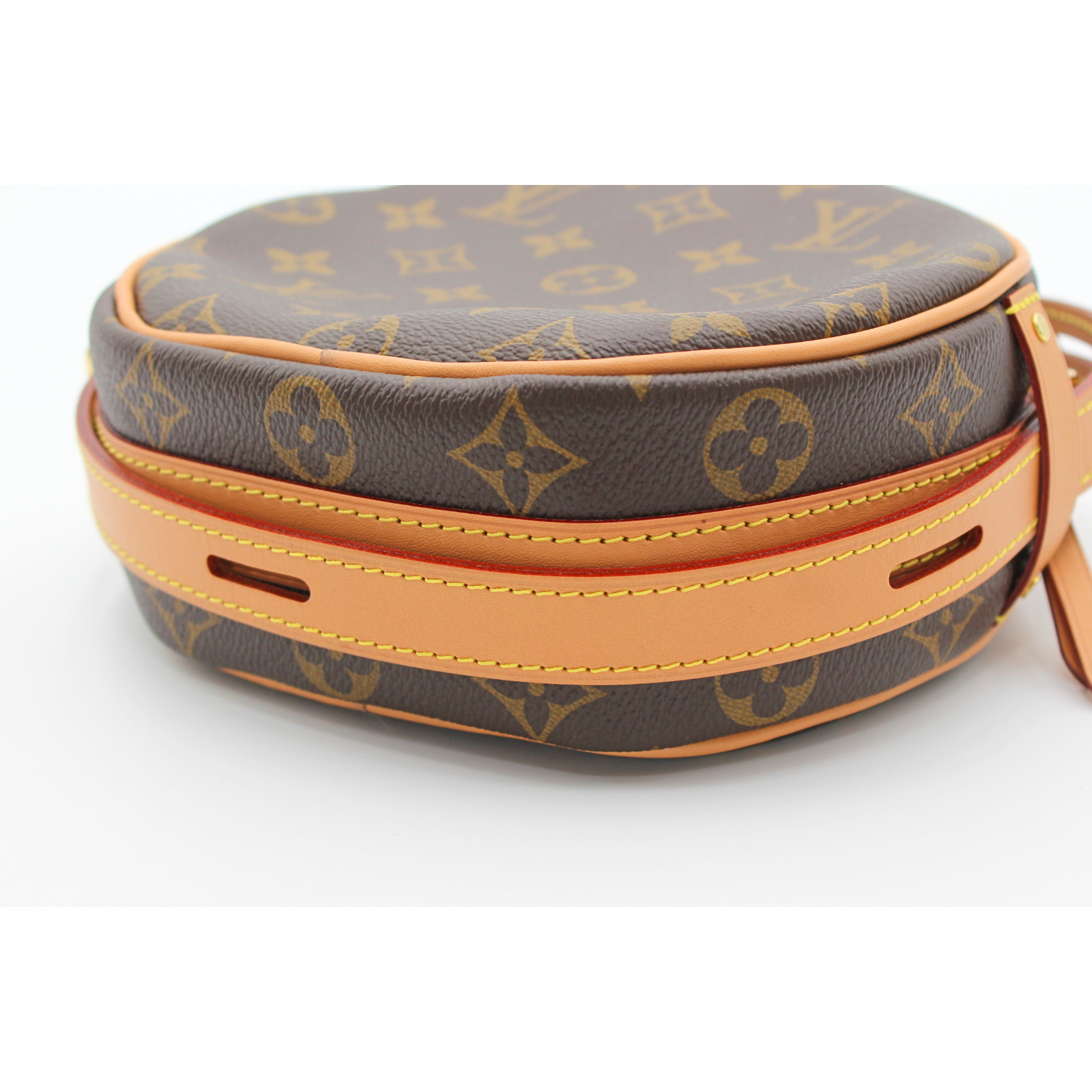 Boite Chapeau PM Monogram Shoulder Bag
