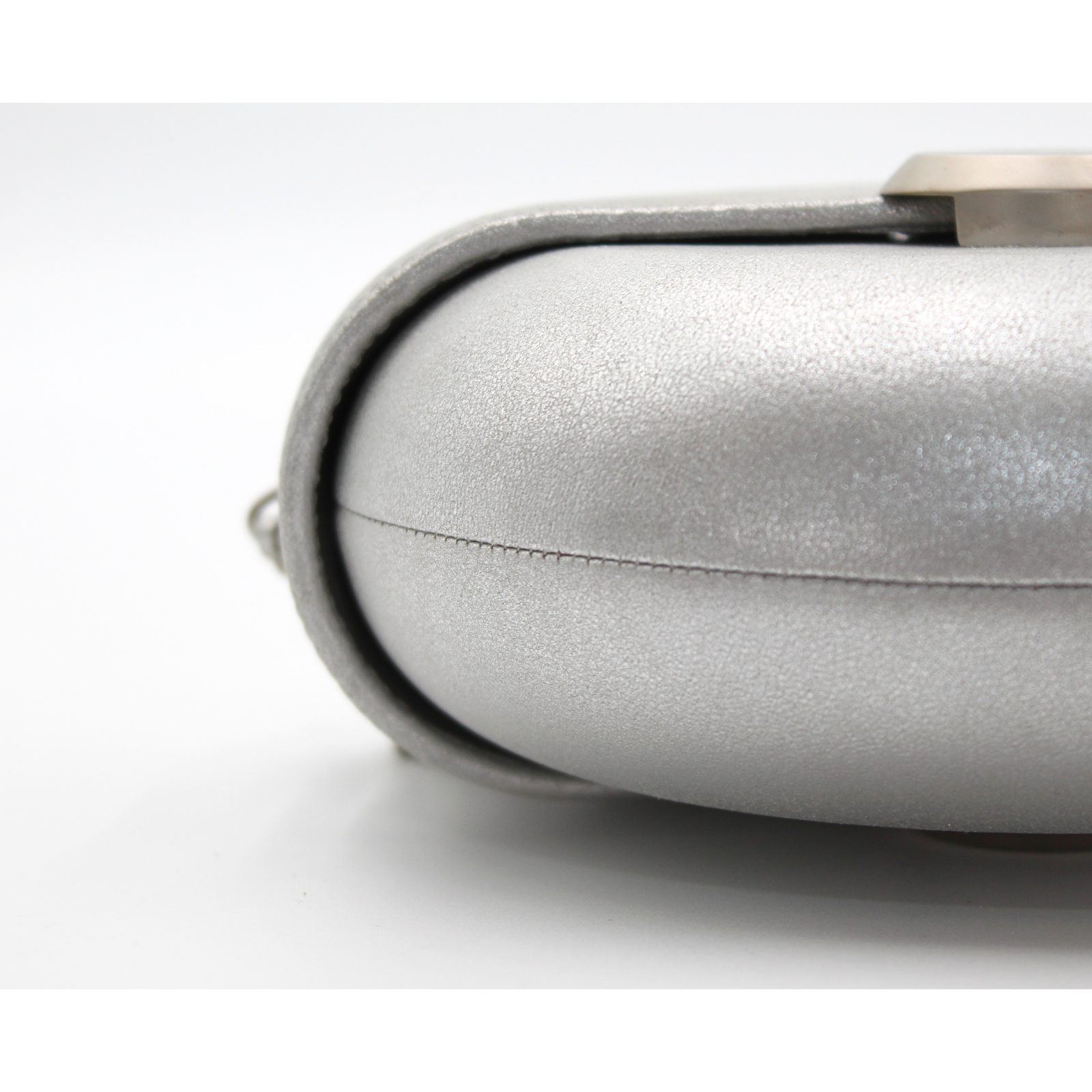 Evening in the Air Lamb Silver Shoulder Bag