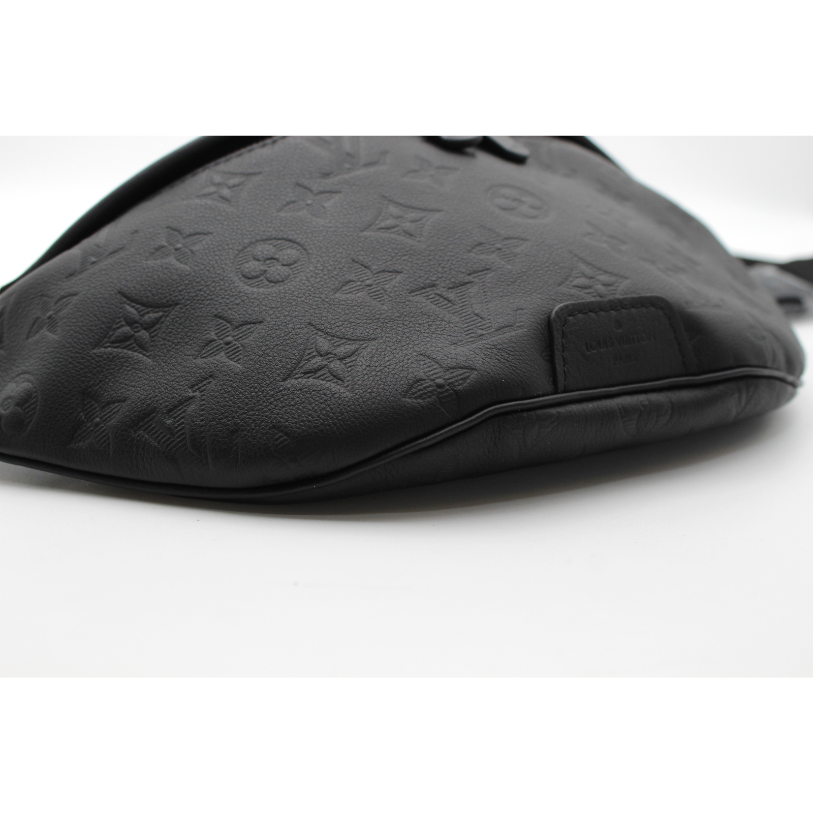 Discovery Bum Bag PM Monogram Shadow Belt Bag