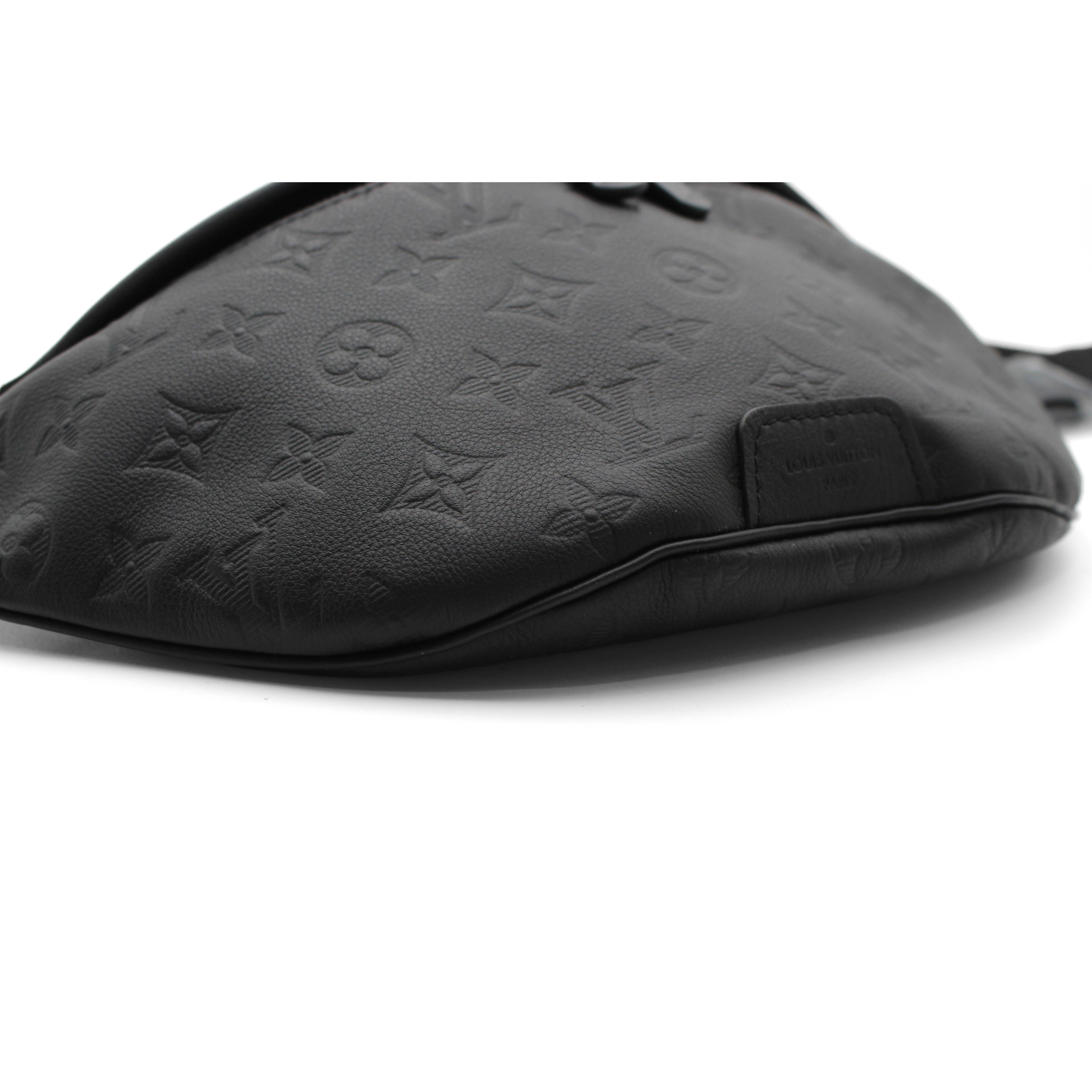 Discovery Bum Bag PM Monogram Shadow Belt Bag