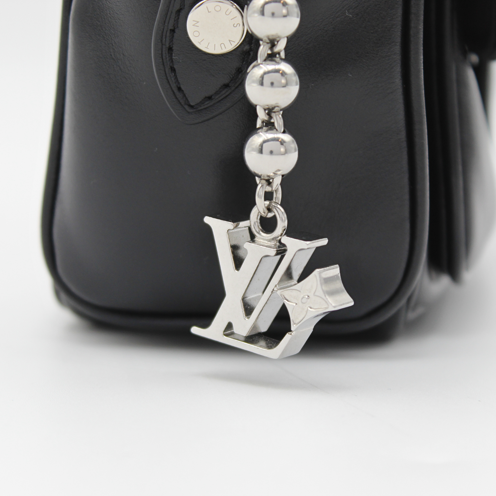 Cargo Wearable Wallet Calf Black Wallet on Chain
