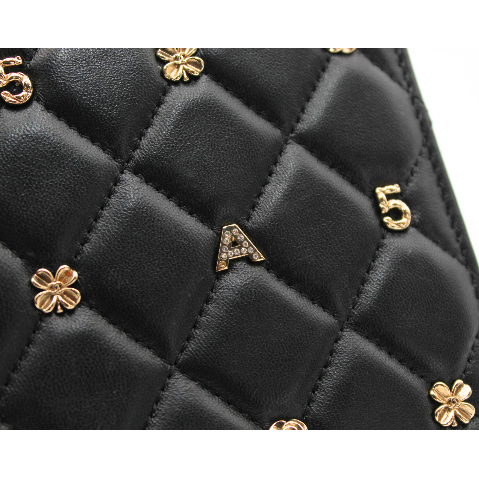 Matelasse Lamb Black Wallet on Chain