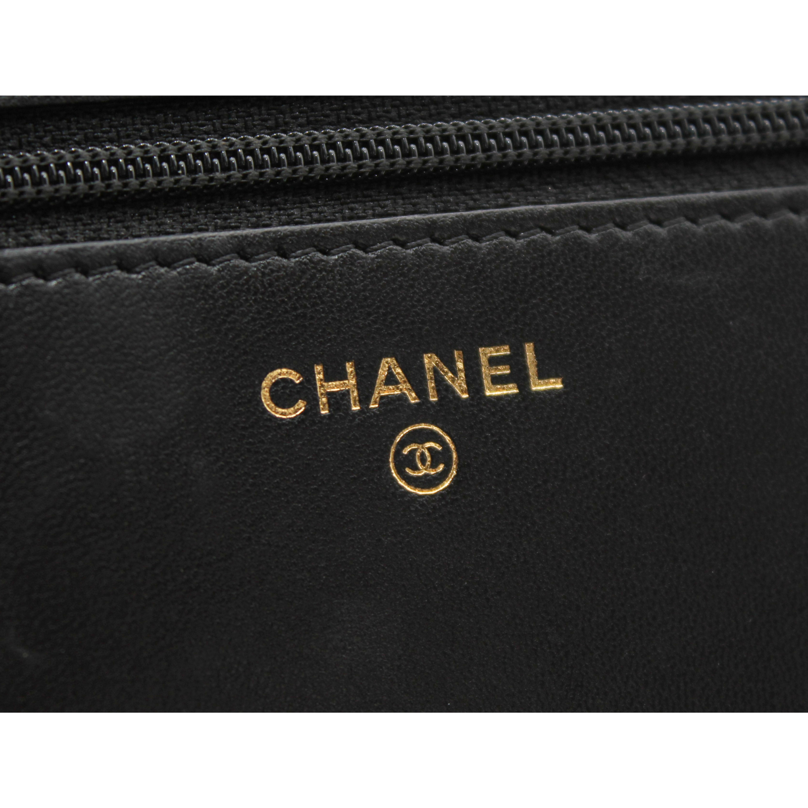 Matelasse Lamb Black Wallet on Chain