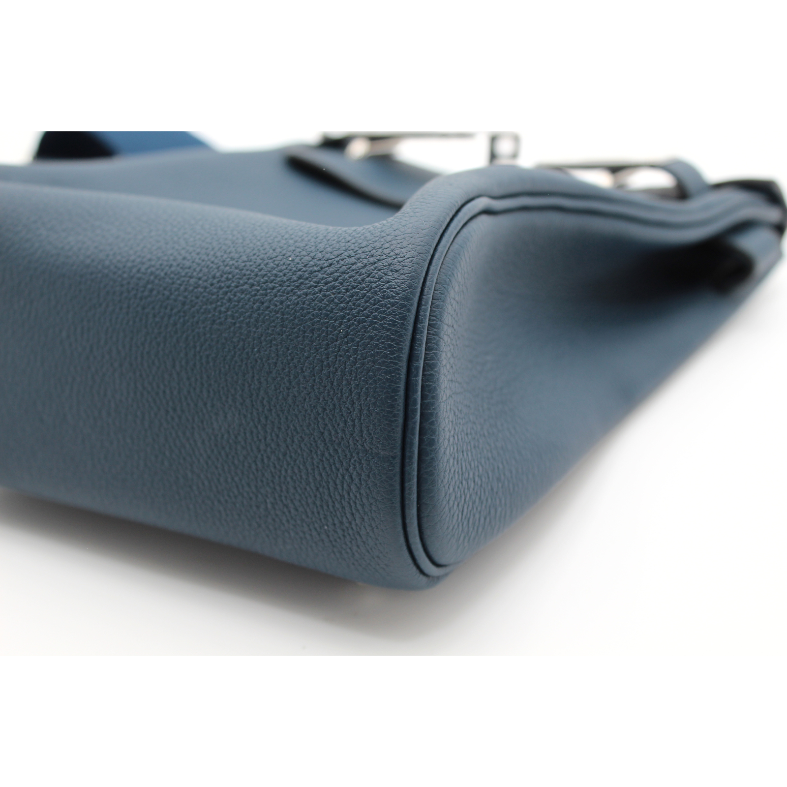 Hac a Dos PM Togo Blue De Prusse Crossbody Bag