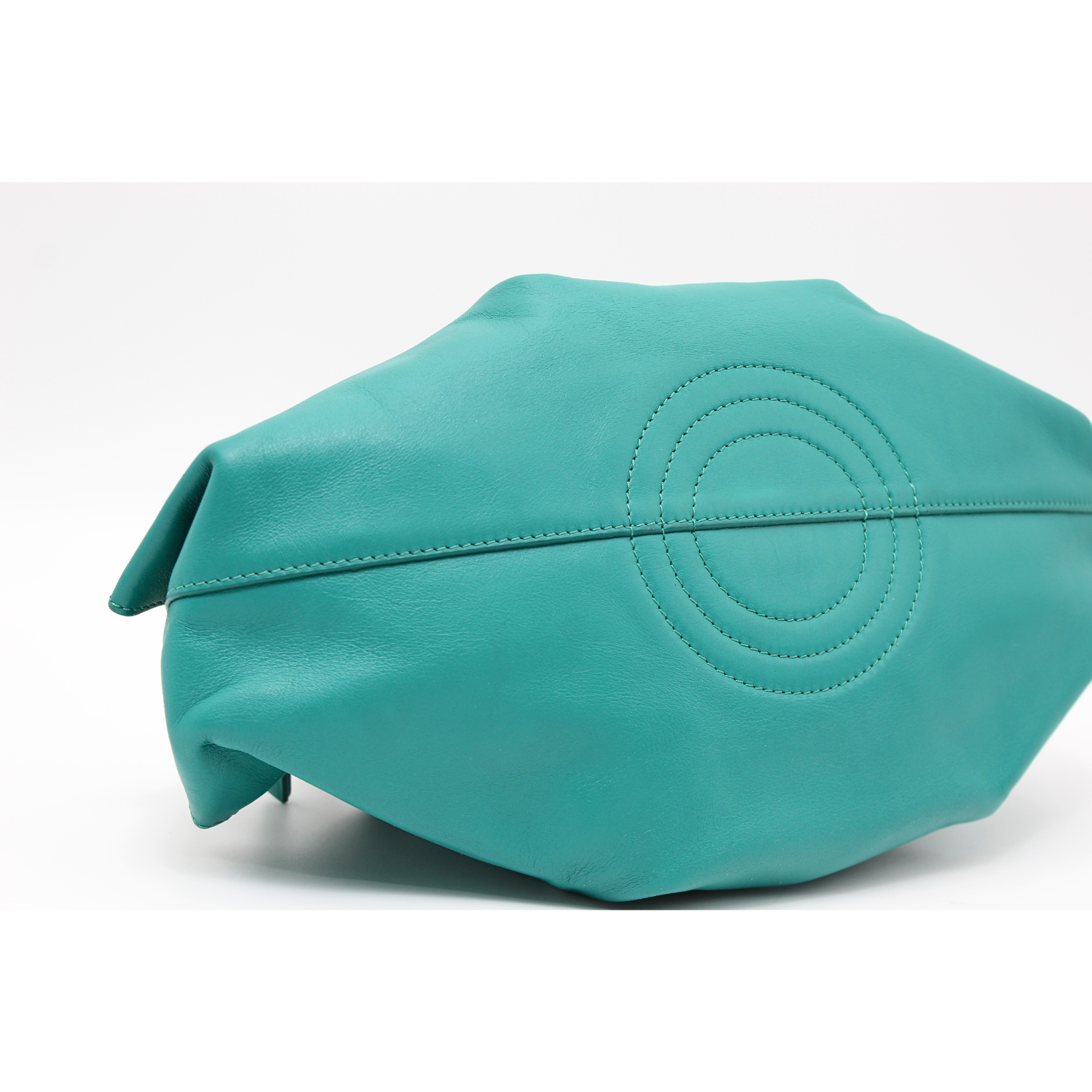 Paseo Chain Calf Green Shoulder Bag