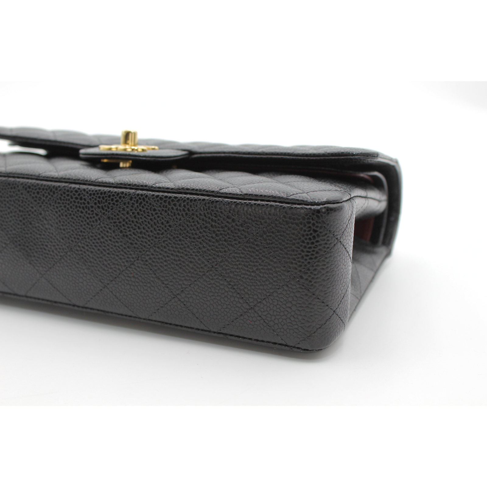 Classic Medium Caviar Black Shoulder Bag