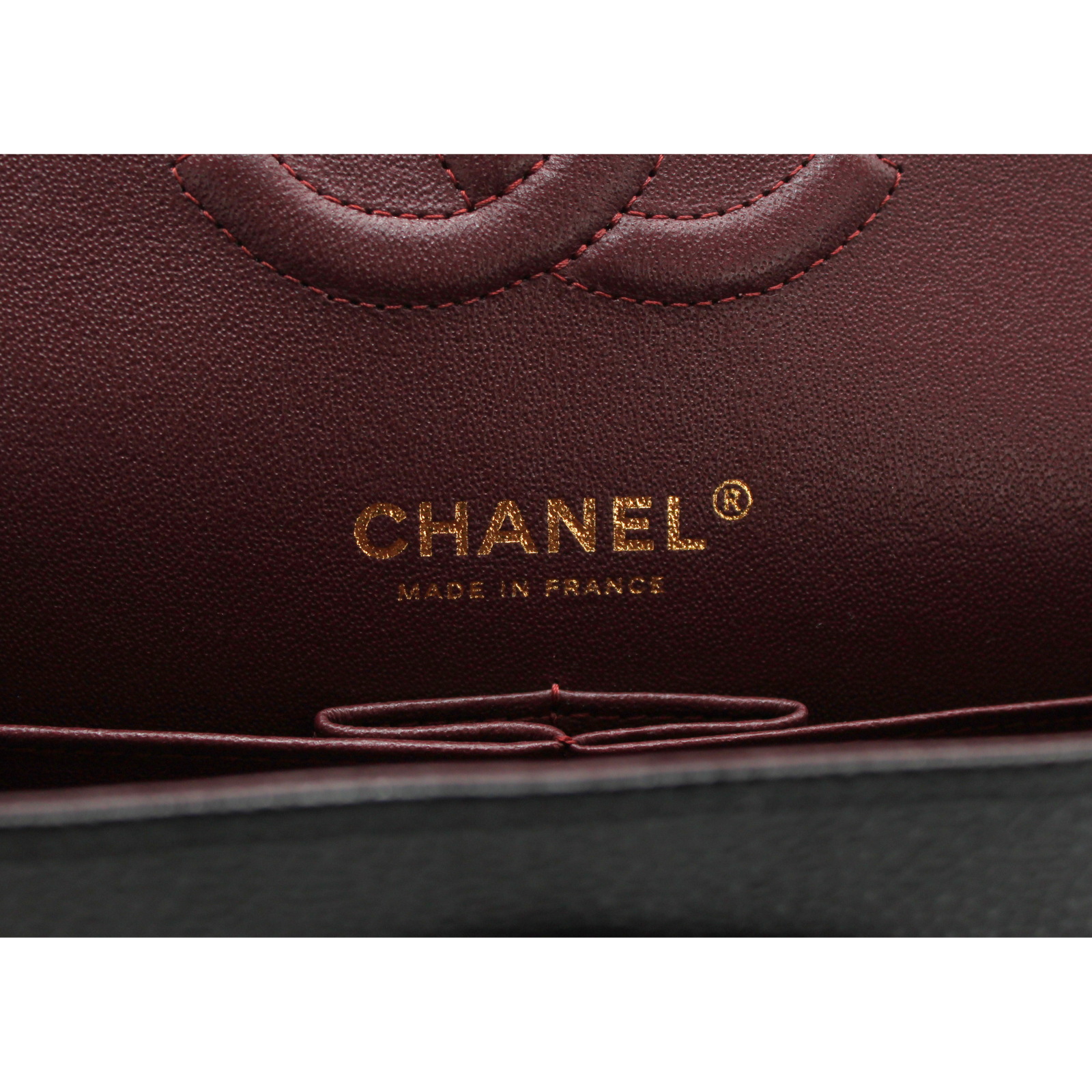 Classic Medium Caviar Black Shoulder Bag