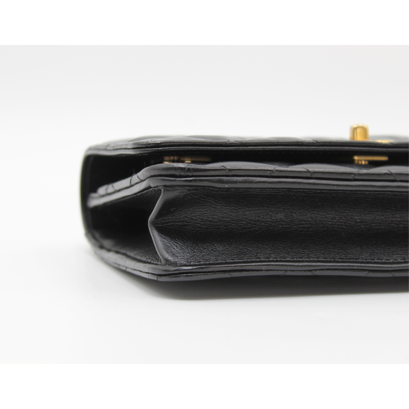Lamb Black Wallet on Chain