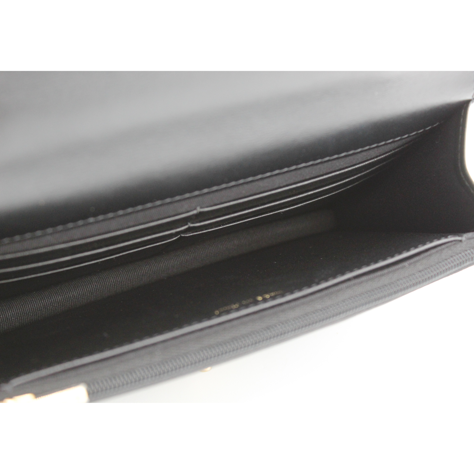 Lamb Black Wallet on Chain