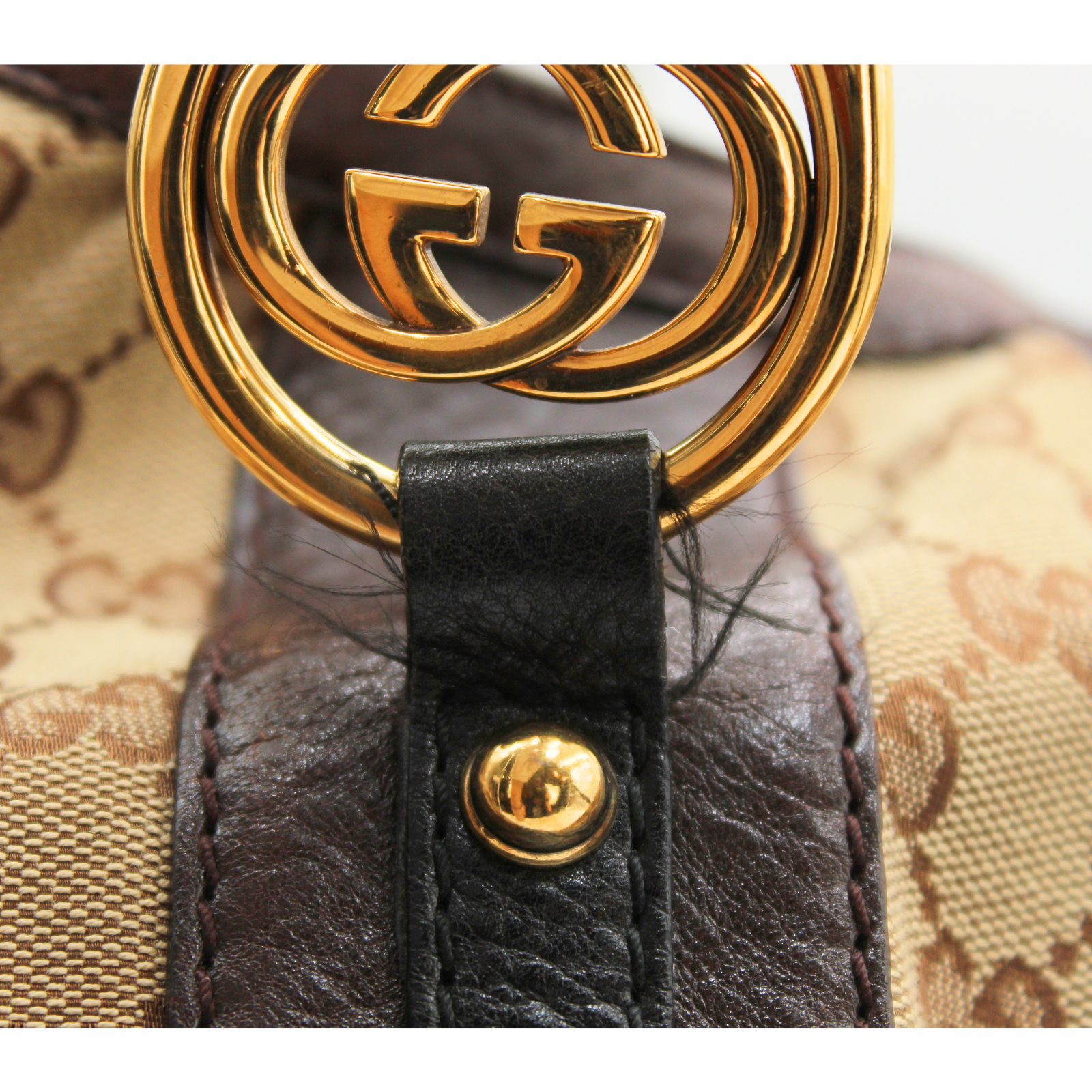 Interlocking GG-Canvas Canvas Shoulder Bag