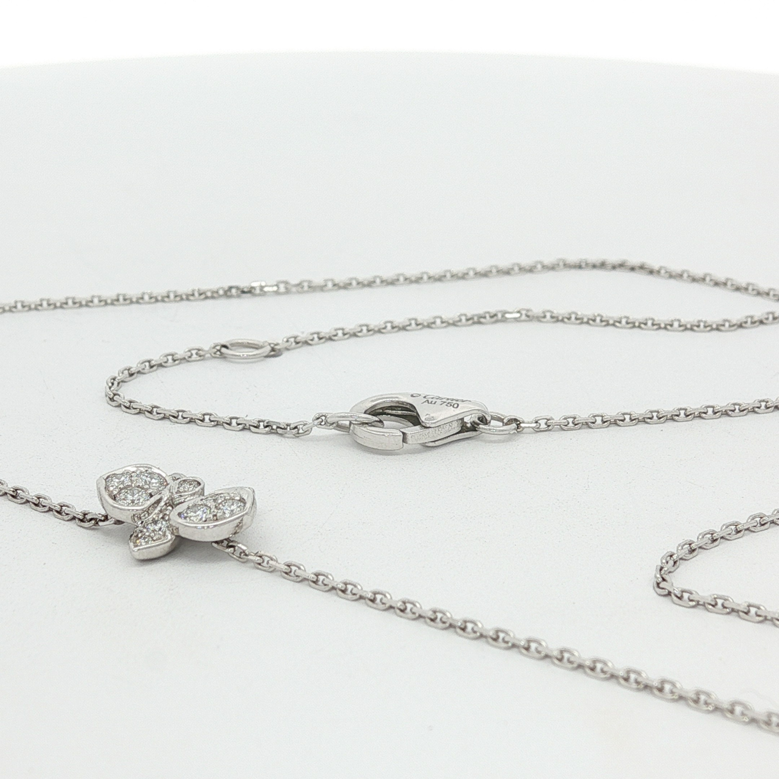 Caresse D'orchidées White Gold Necklace
