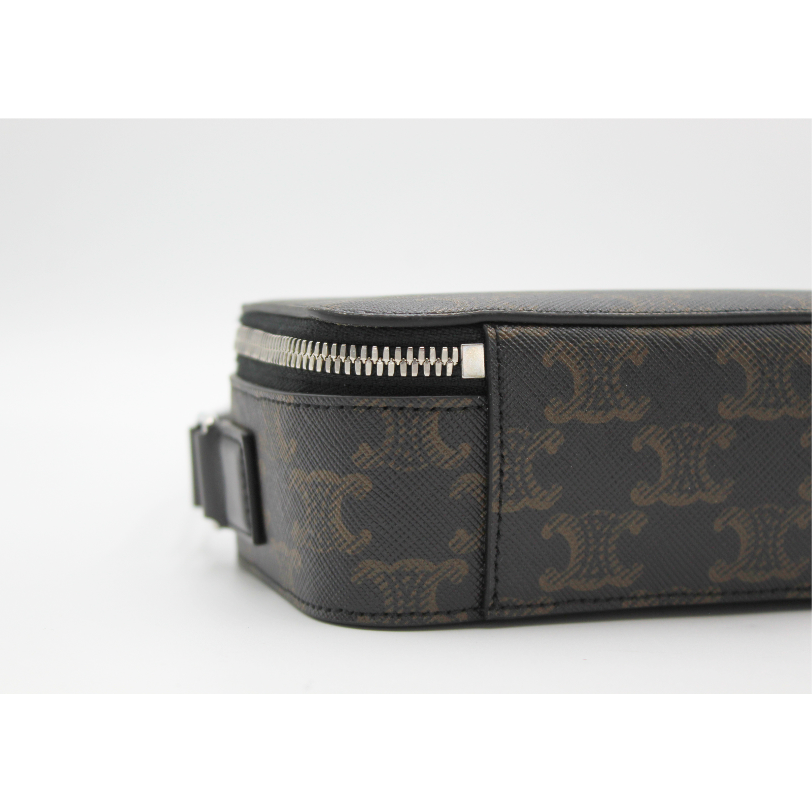 Messenger Triomphe Mini Calf Black Shoulder Bag