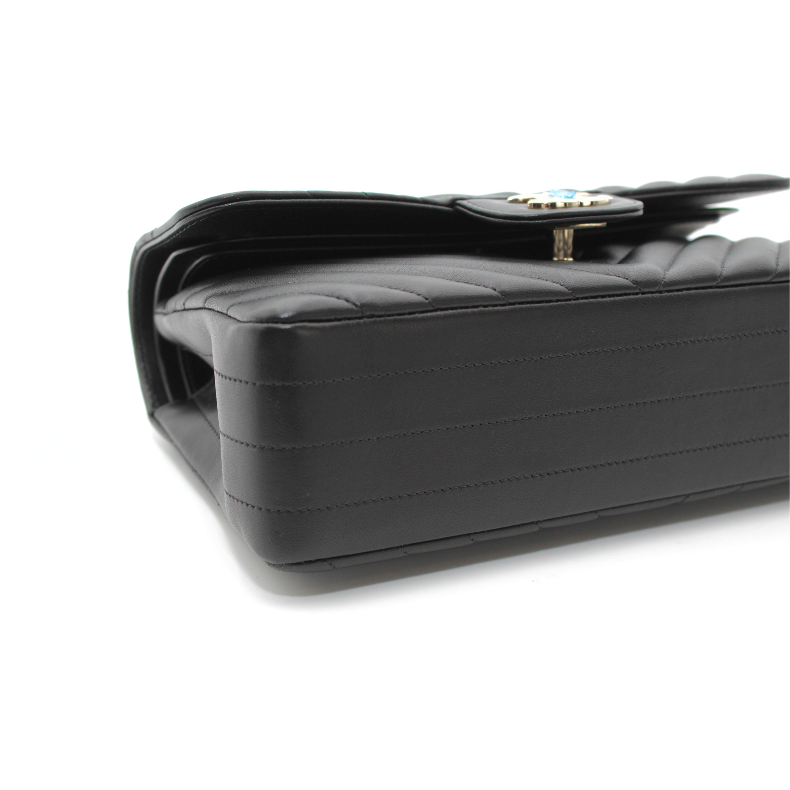 Classic Small Chevron Lamb Black Shoulder Bag