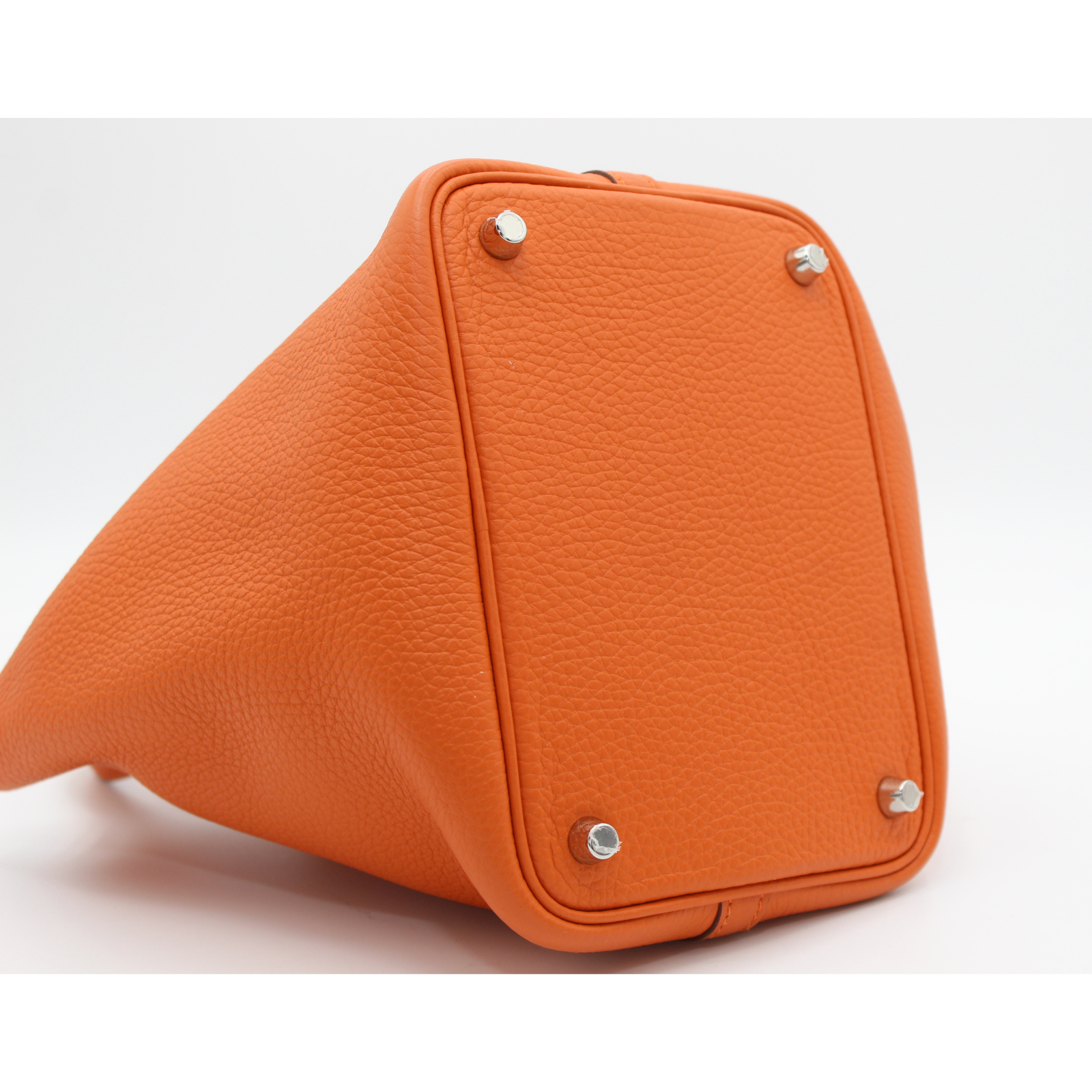Picotin Lock 18 Taurillon Clemence Orange Handbag