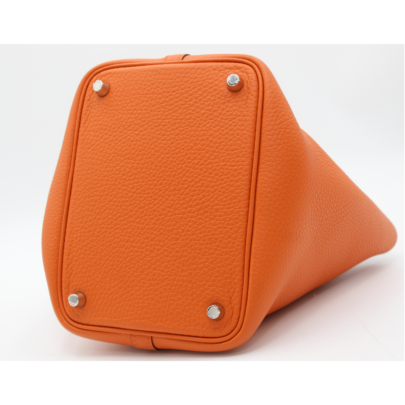 Picotin Lock 18 Taurillon Clemence Orange Handbag