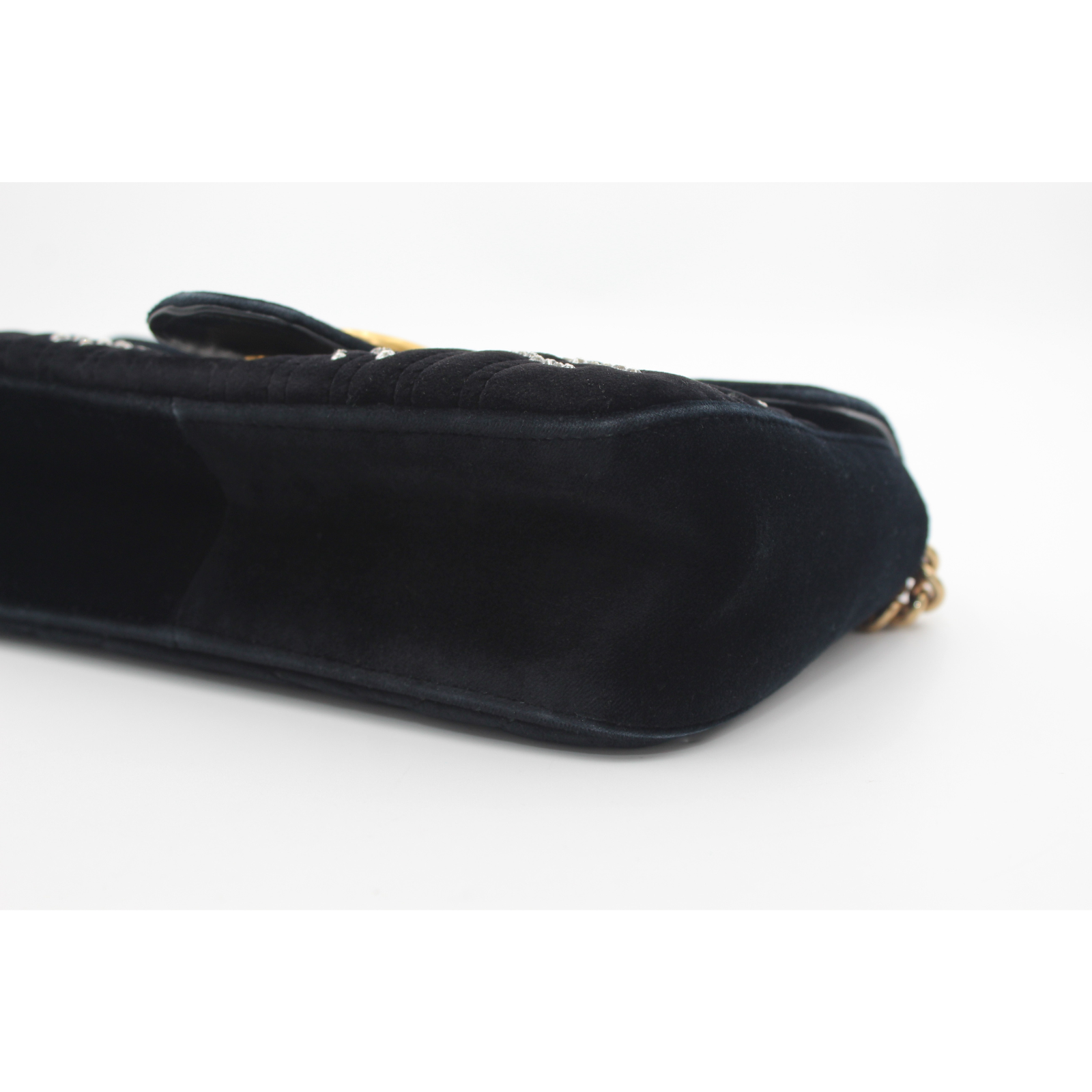 GG-Marmont Medium Velvet Black Shoulder Bag