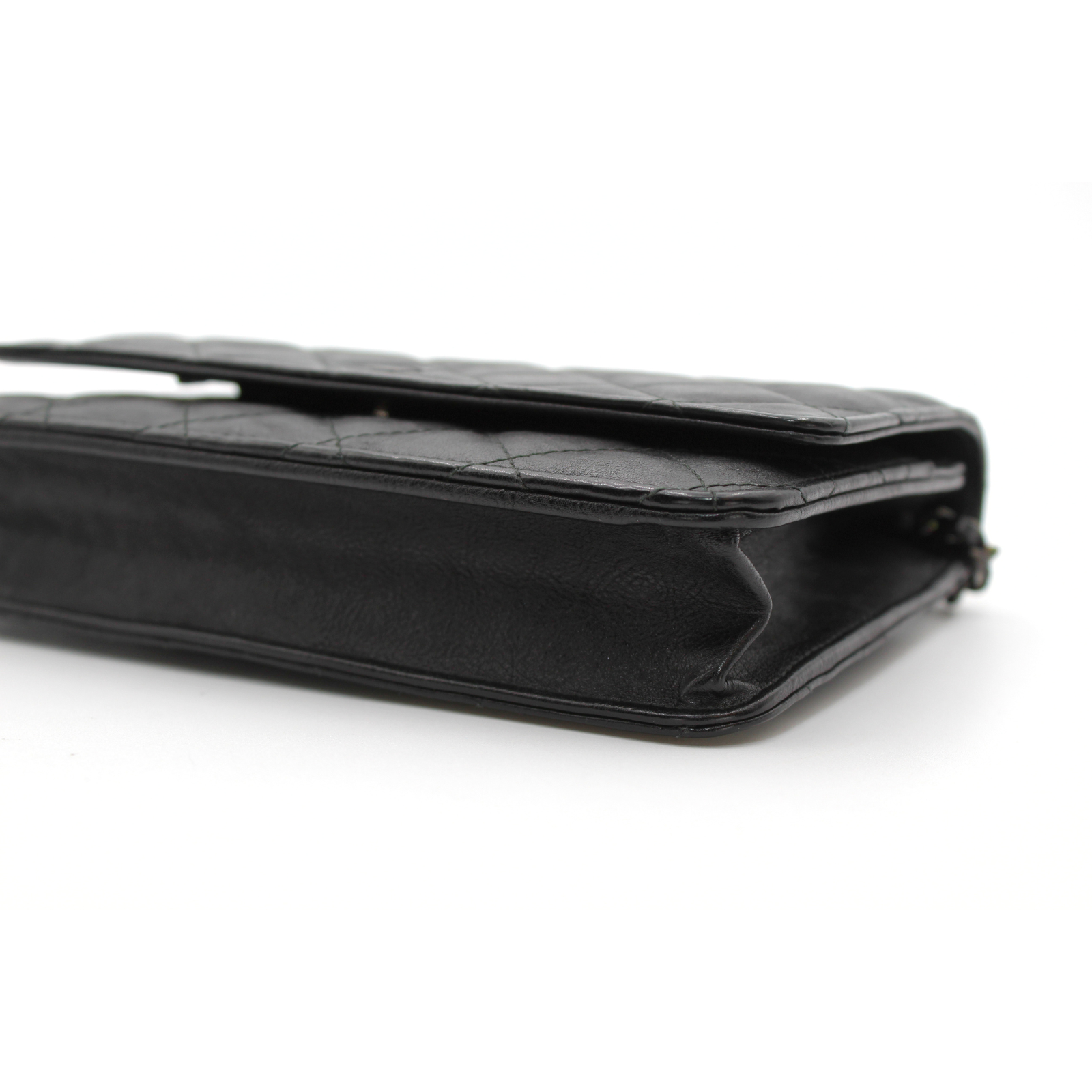Classic Calf Black Wallet on Chain
