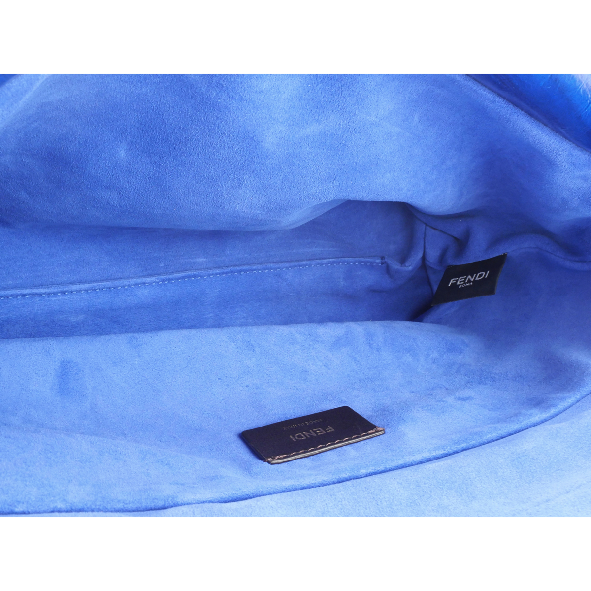 Baguette Medium Soft Myxine Shoulder Bag