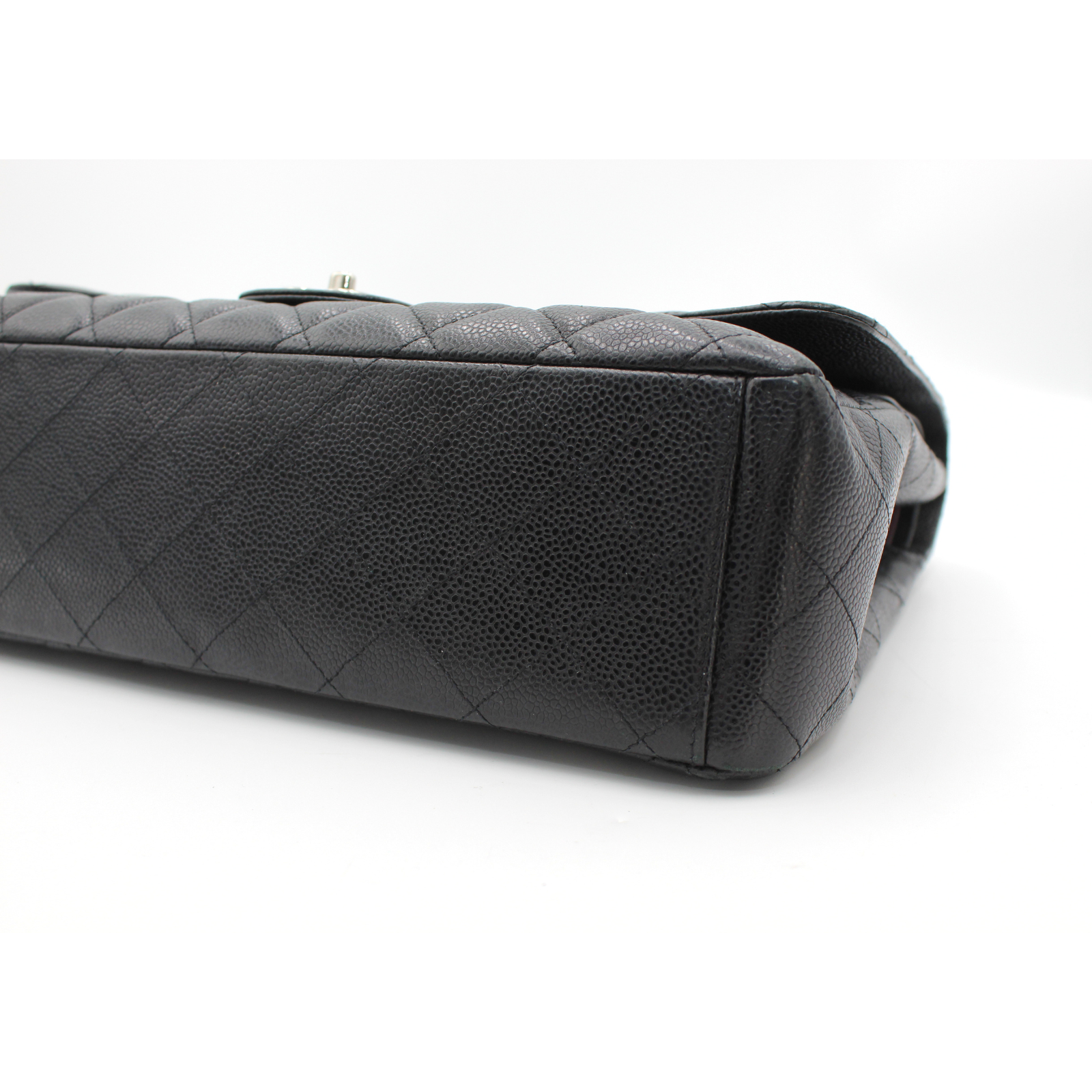 Classic Maxi Caviar Black Shoulder Bag