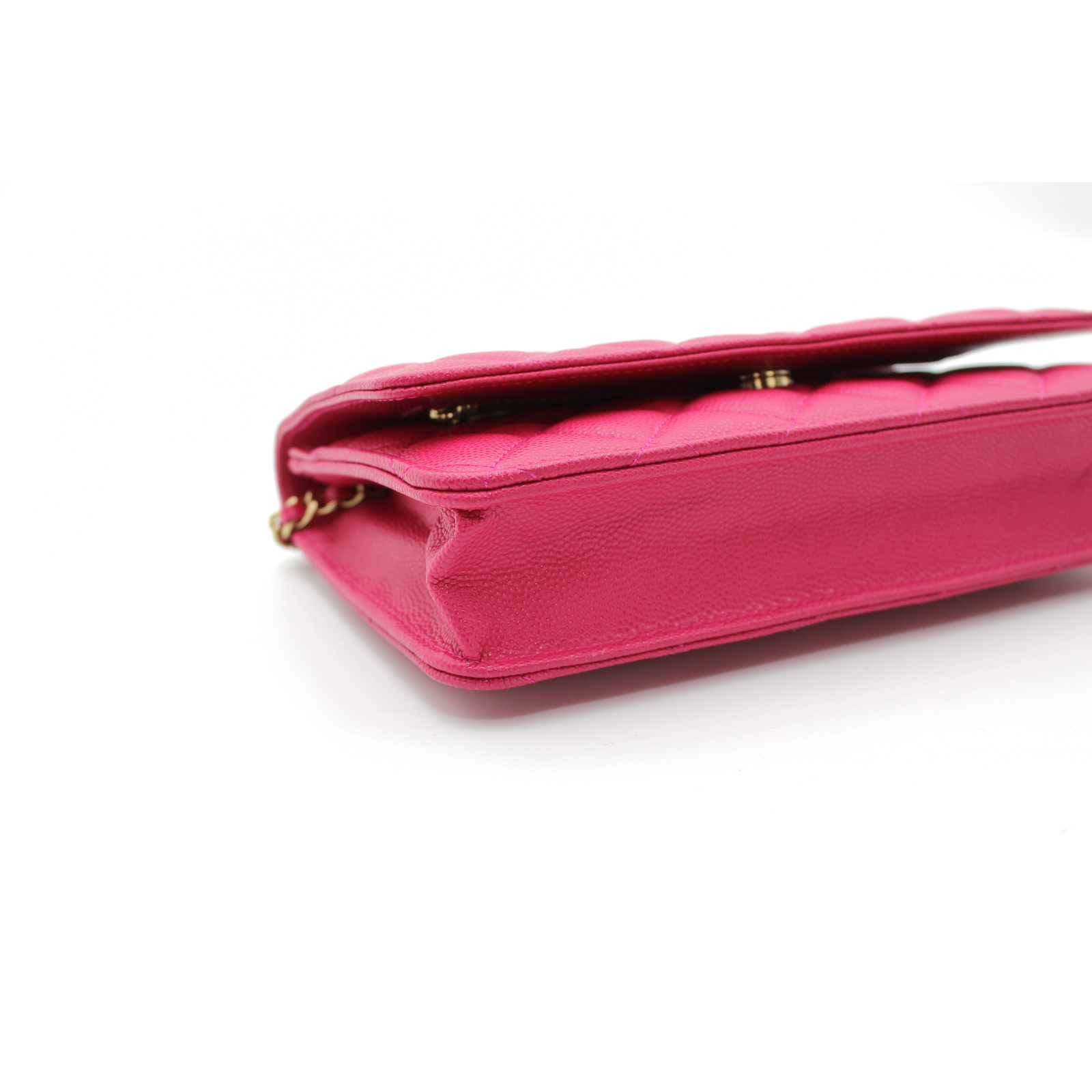 Classic Caviar Pink Wallet on Chain