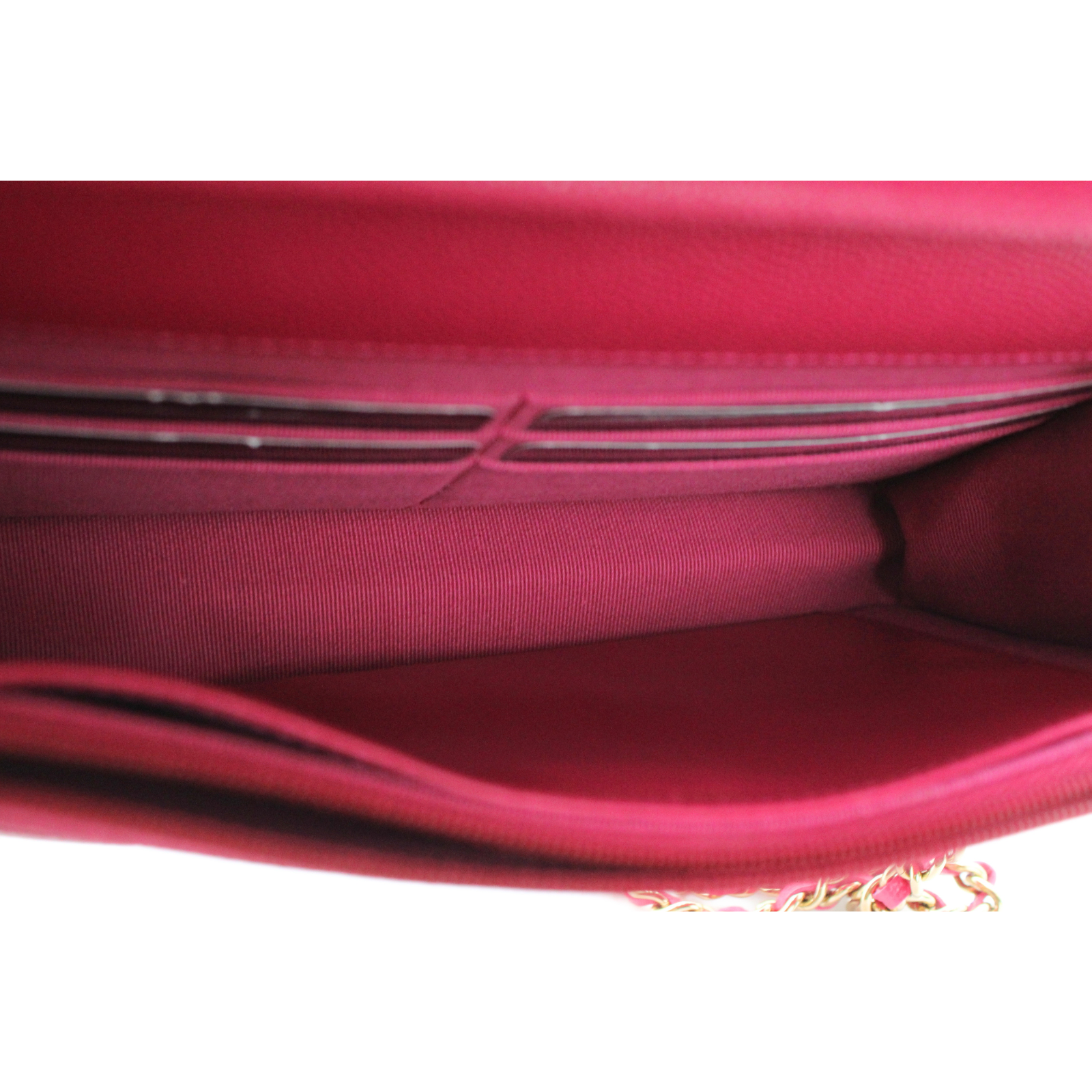 Classic Caviar Pink Wallet on Chain