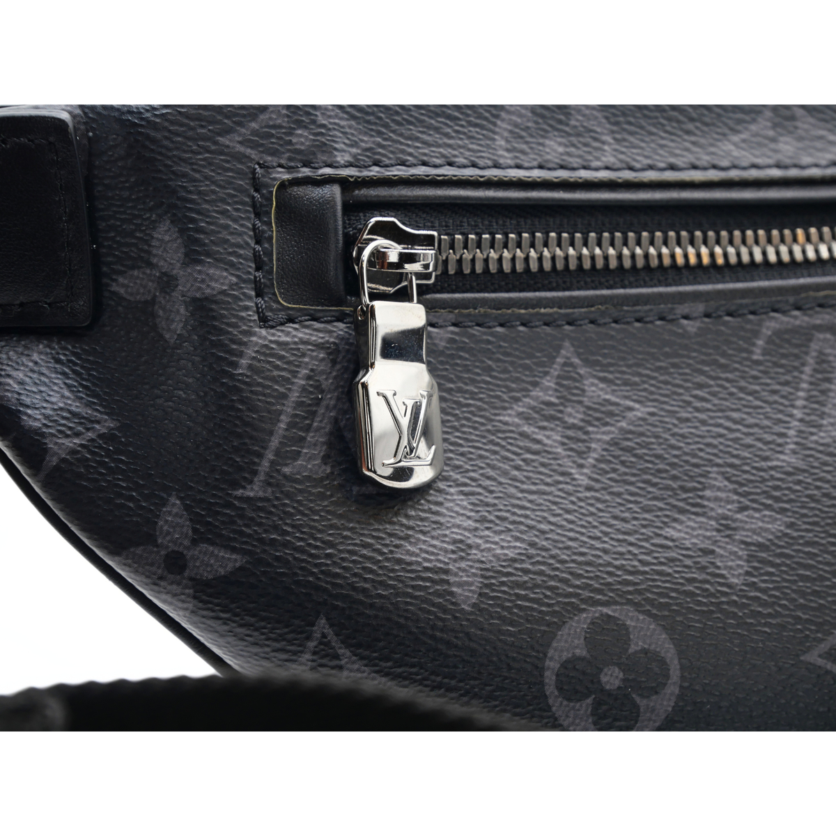 Discovery Bumbag Monogram Eclipse Crossbody Bag