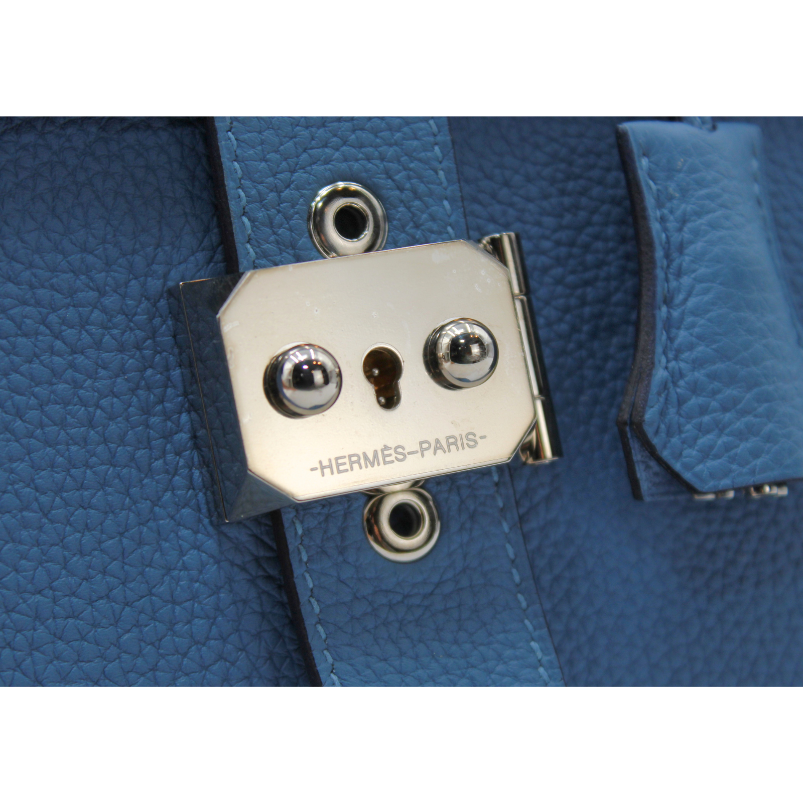 Sac A Depeches Light 37 Togo Azur Briefcase