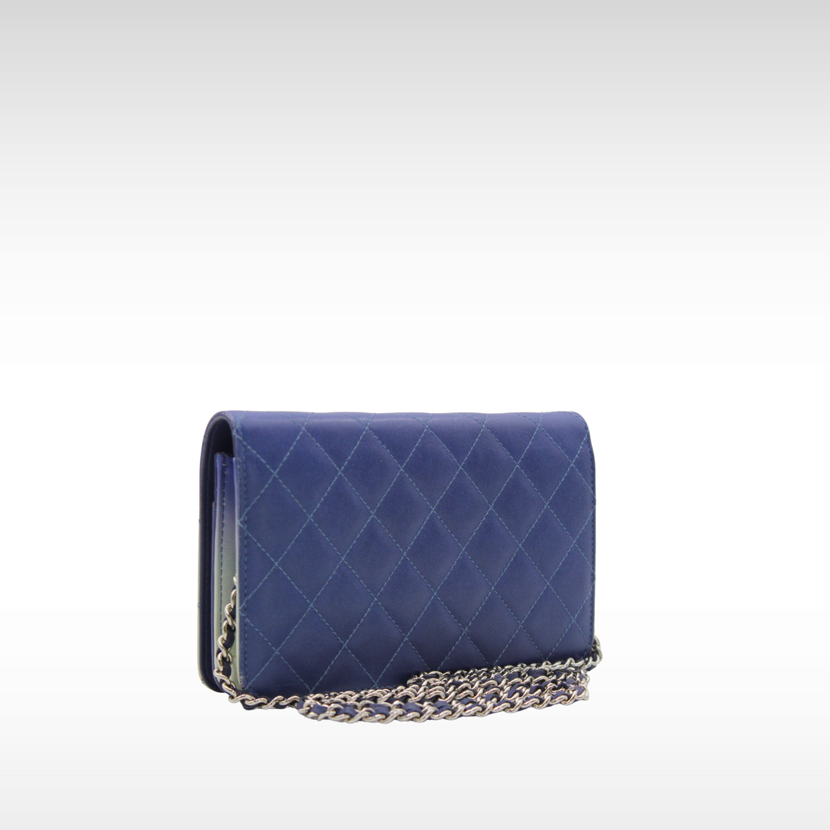 Lamb Blue + White Wallet on Chain