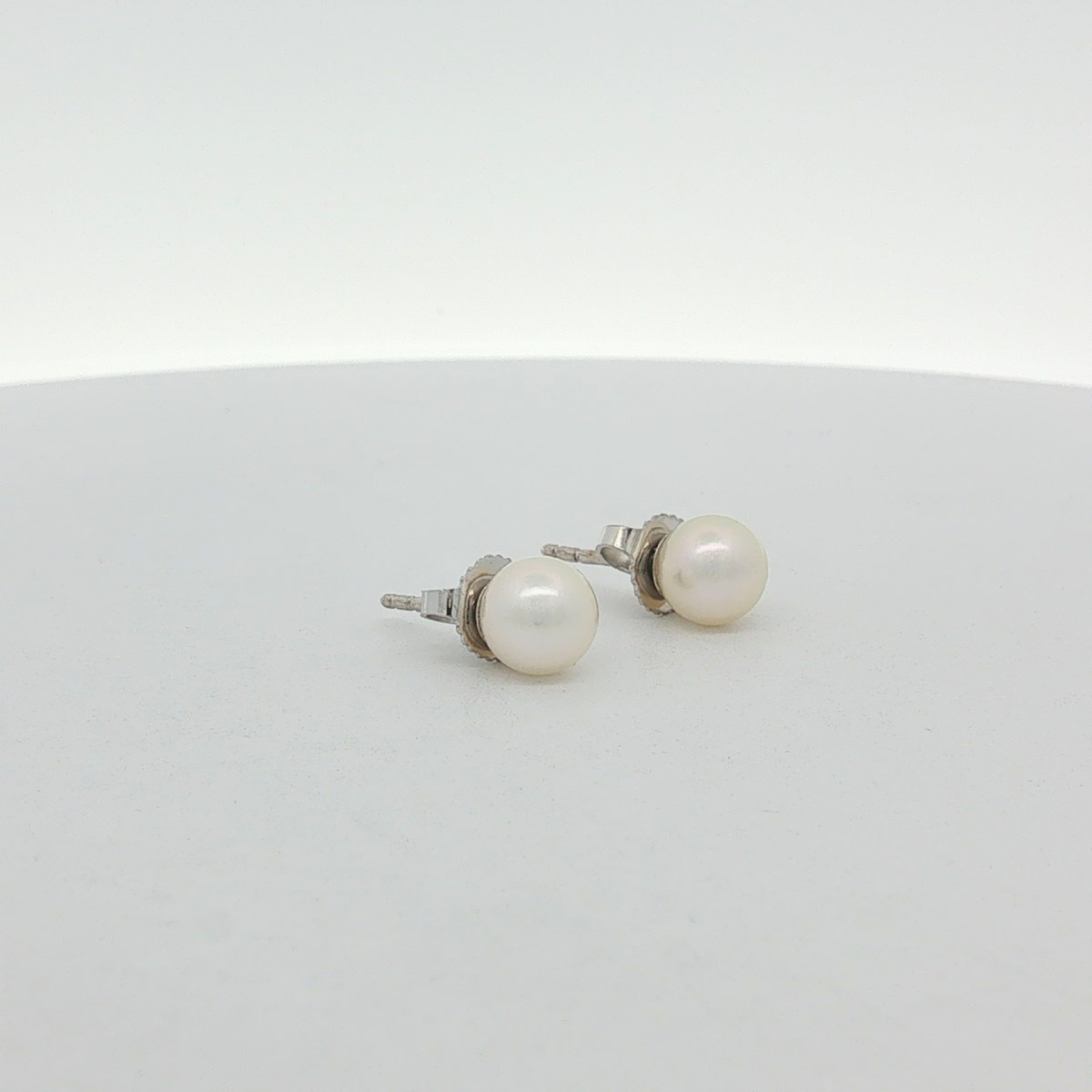 Pearl White Gold Earrings