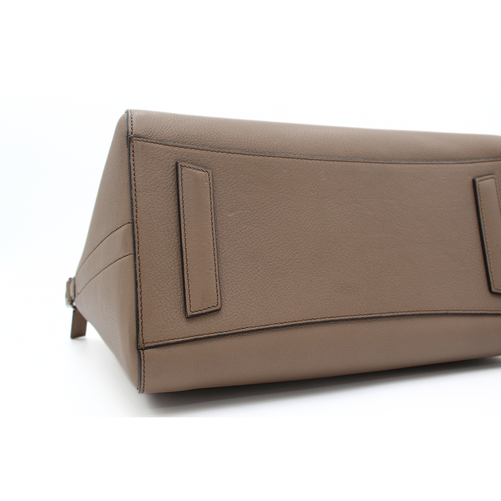 Antigona Medium Goat Handbag