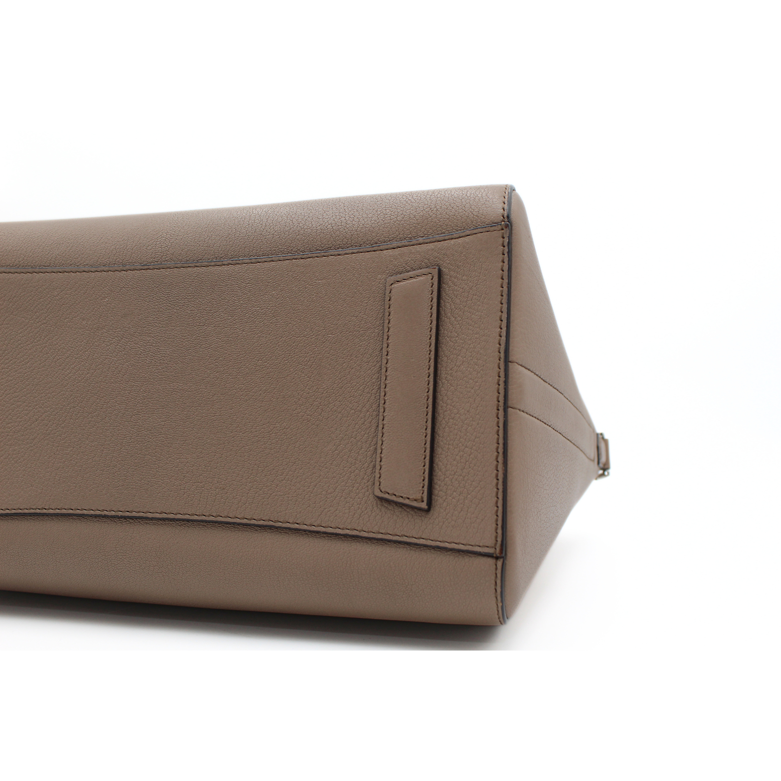 Antigona Medium Goat Handbag
