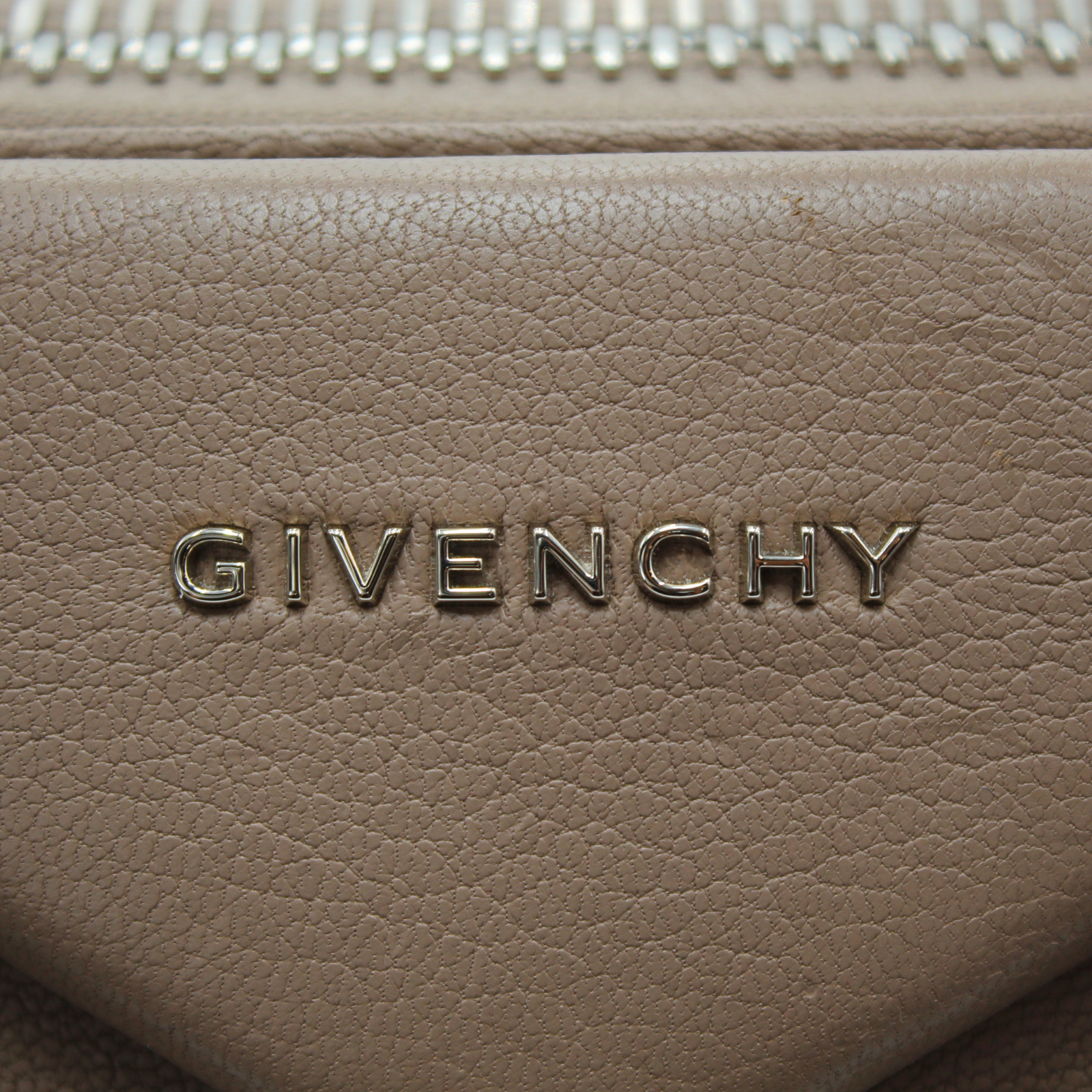 Antigona Medium Goat Handbag