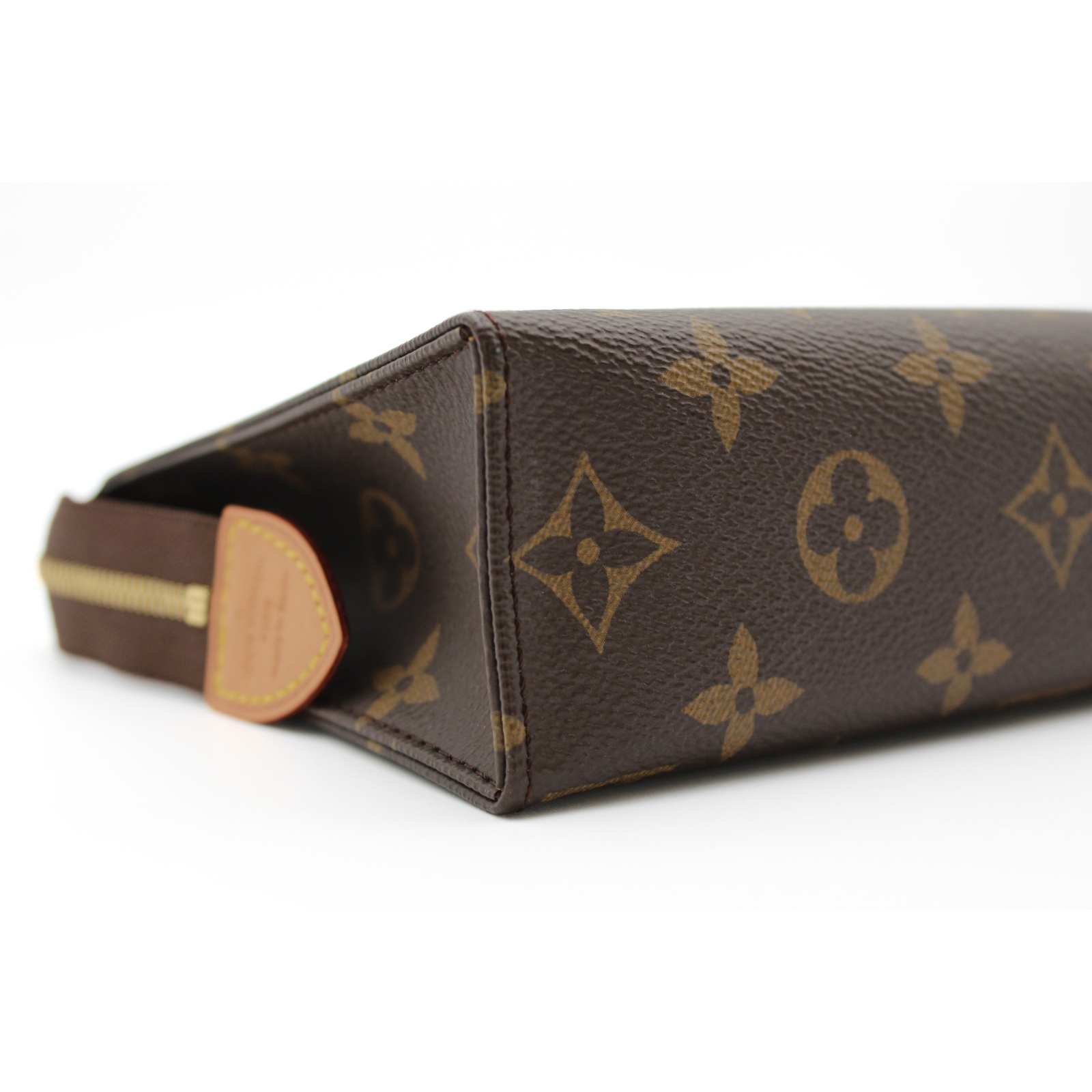 Pochette Toiletry 19 Monogram Pouch