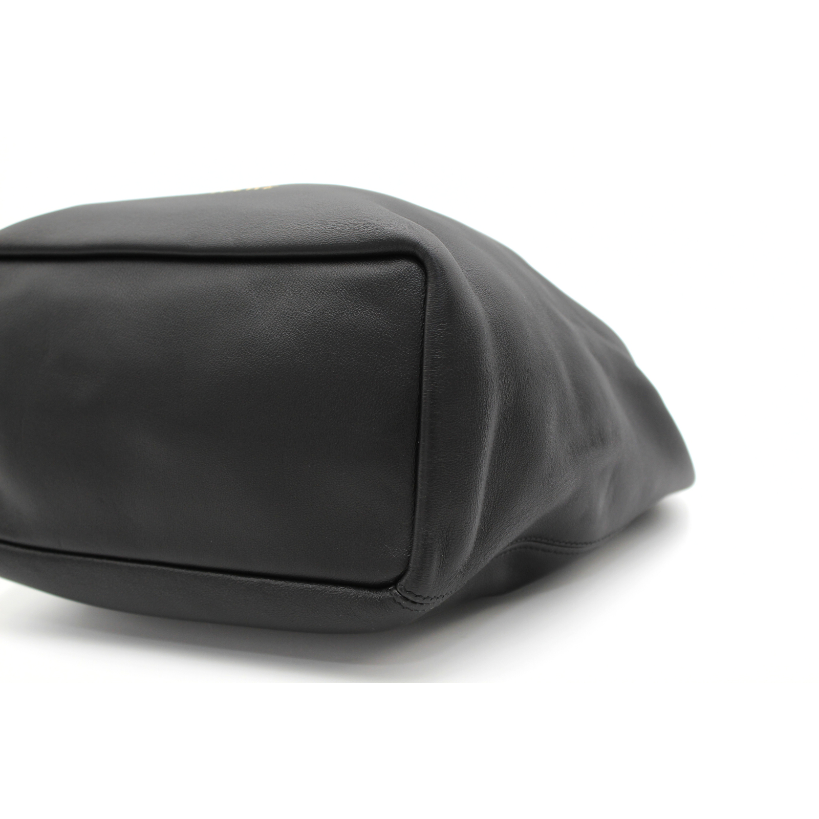 Squeeze Small Lamb Black Shoulder Bag