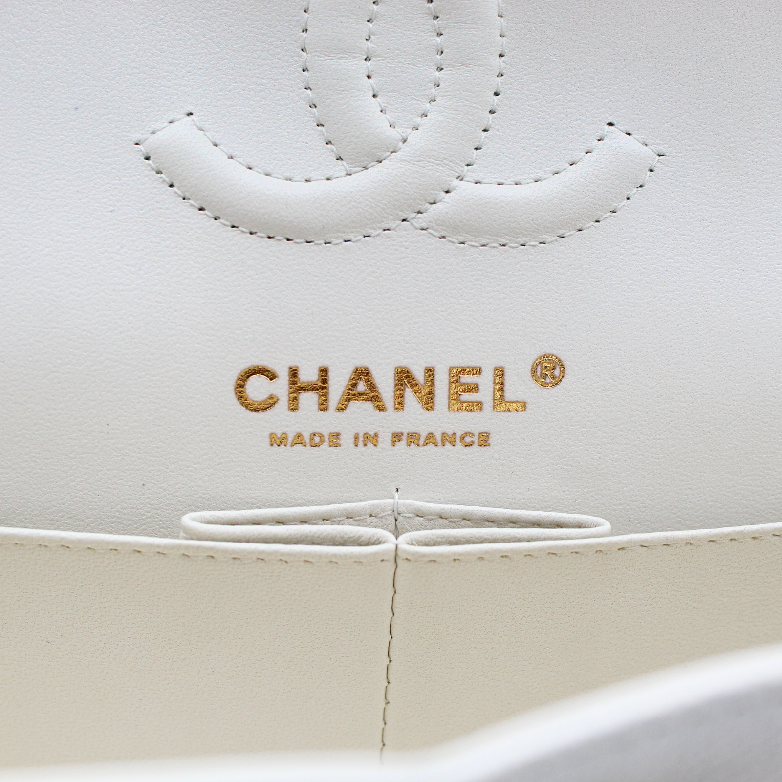 Classic Caviar White Shoulder Bag