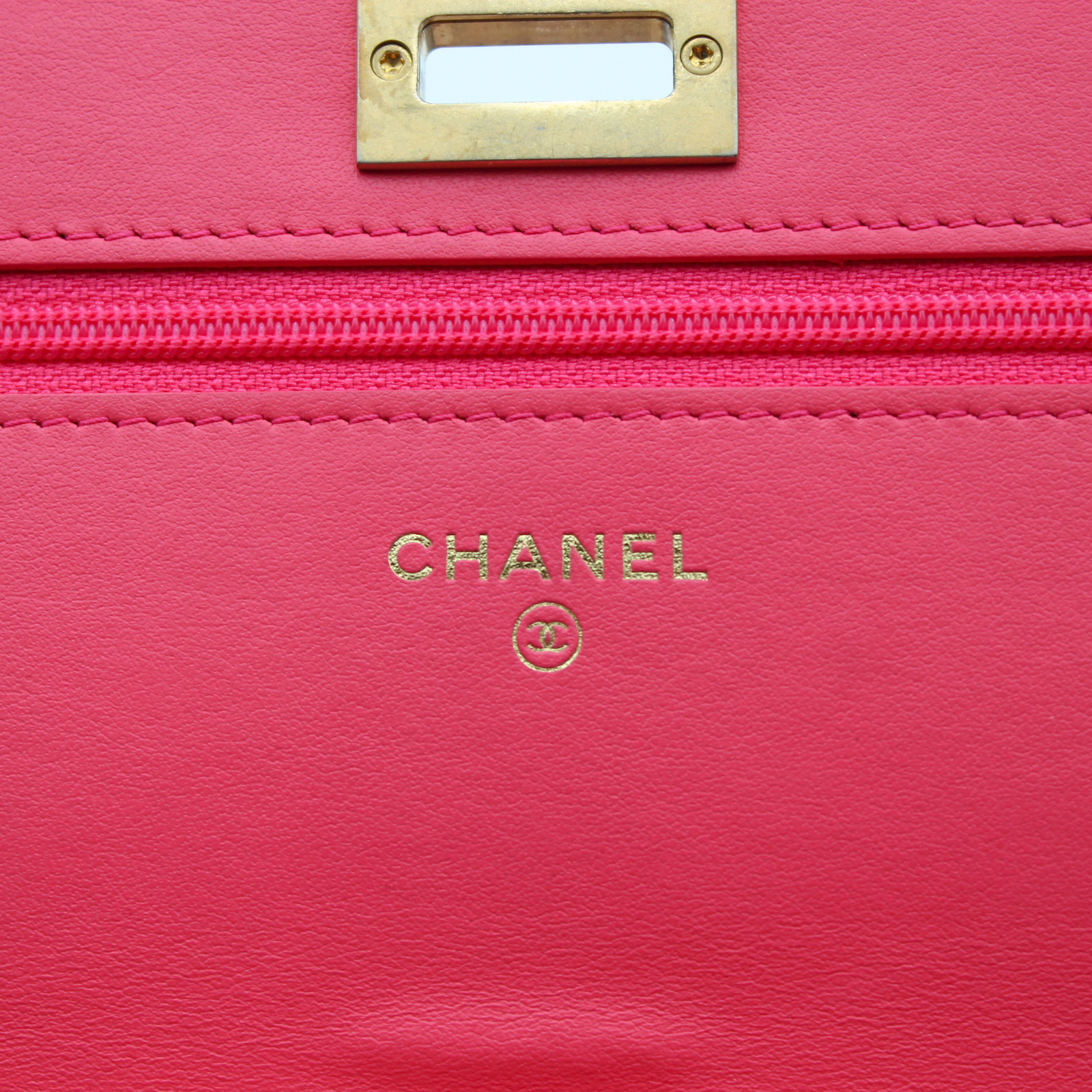 2.55 Calf Pink Wallet on Chain