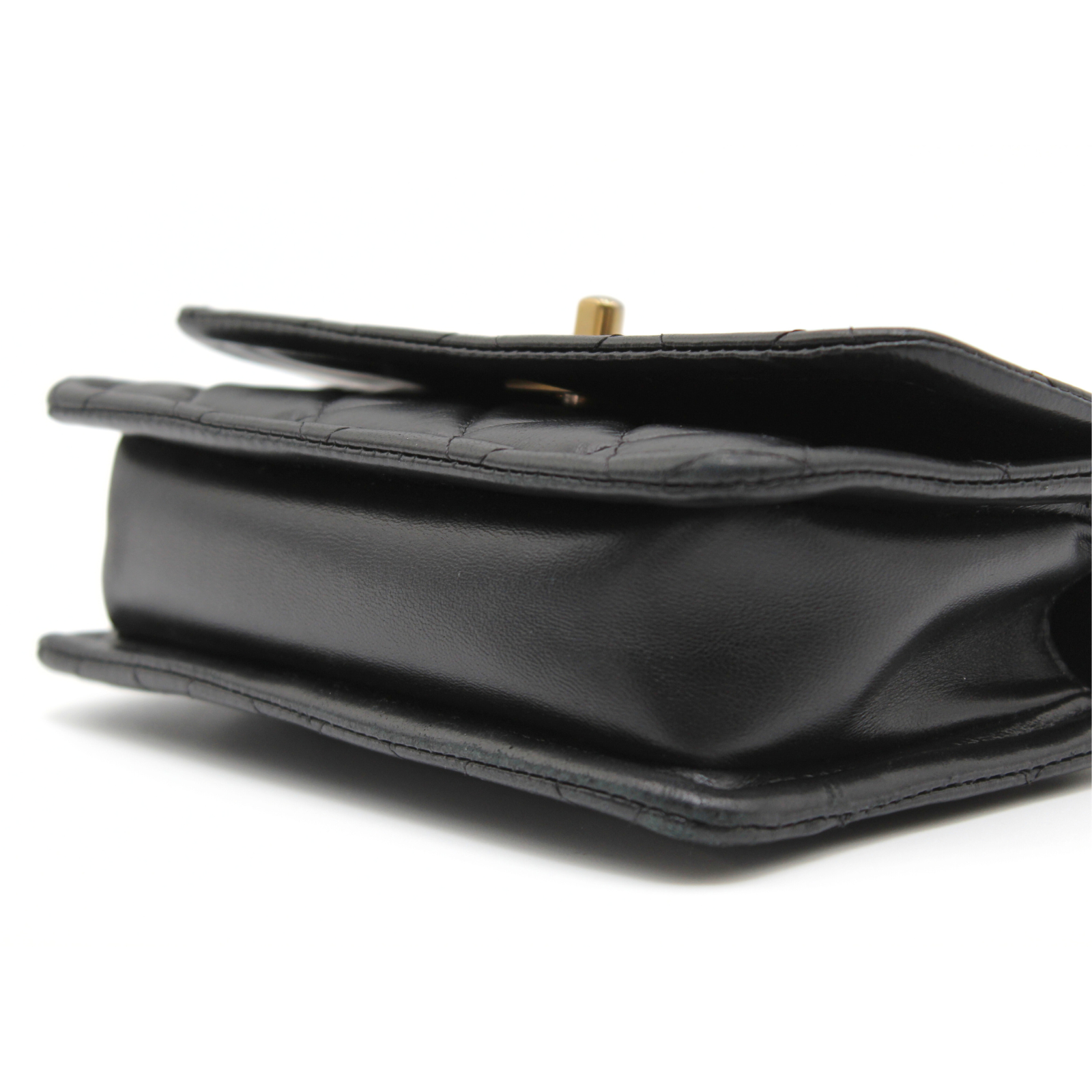 Lamb Black Wallet On Chain