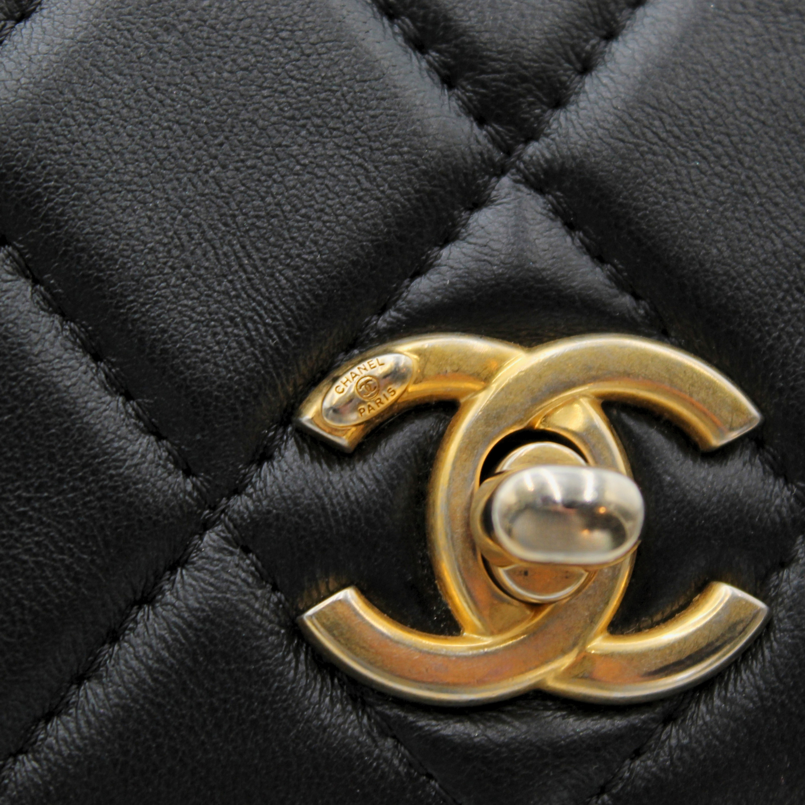 Lamb Black Wallet On Chain