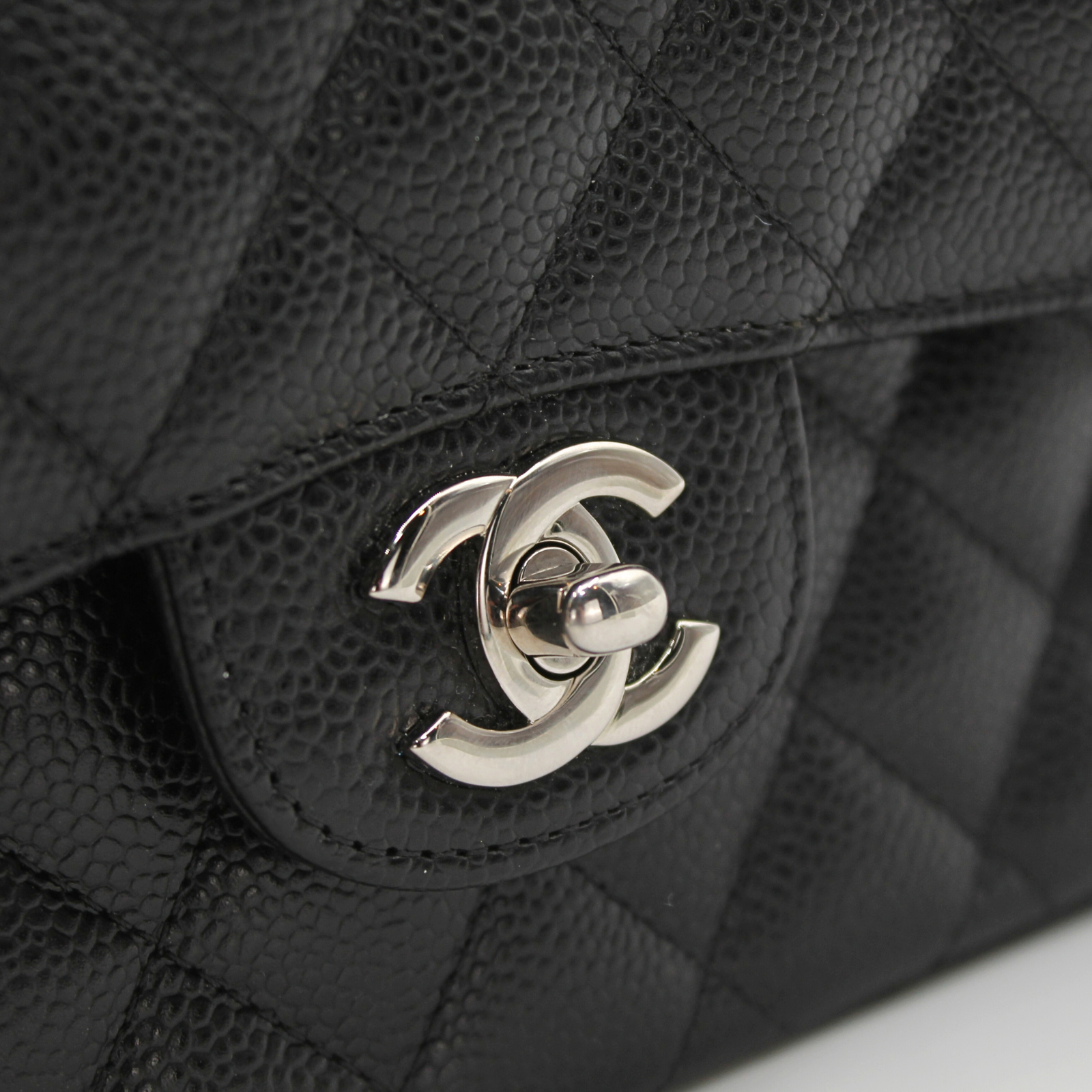 Classic Caviar Black Shoulder Bag
