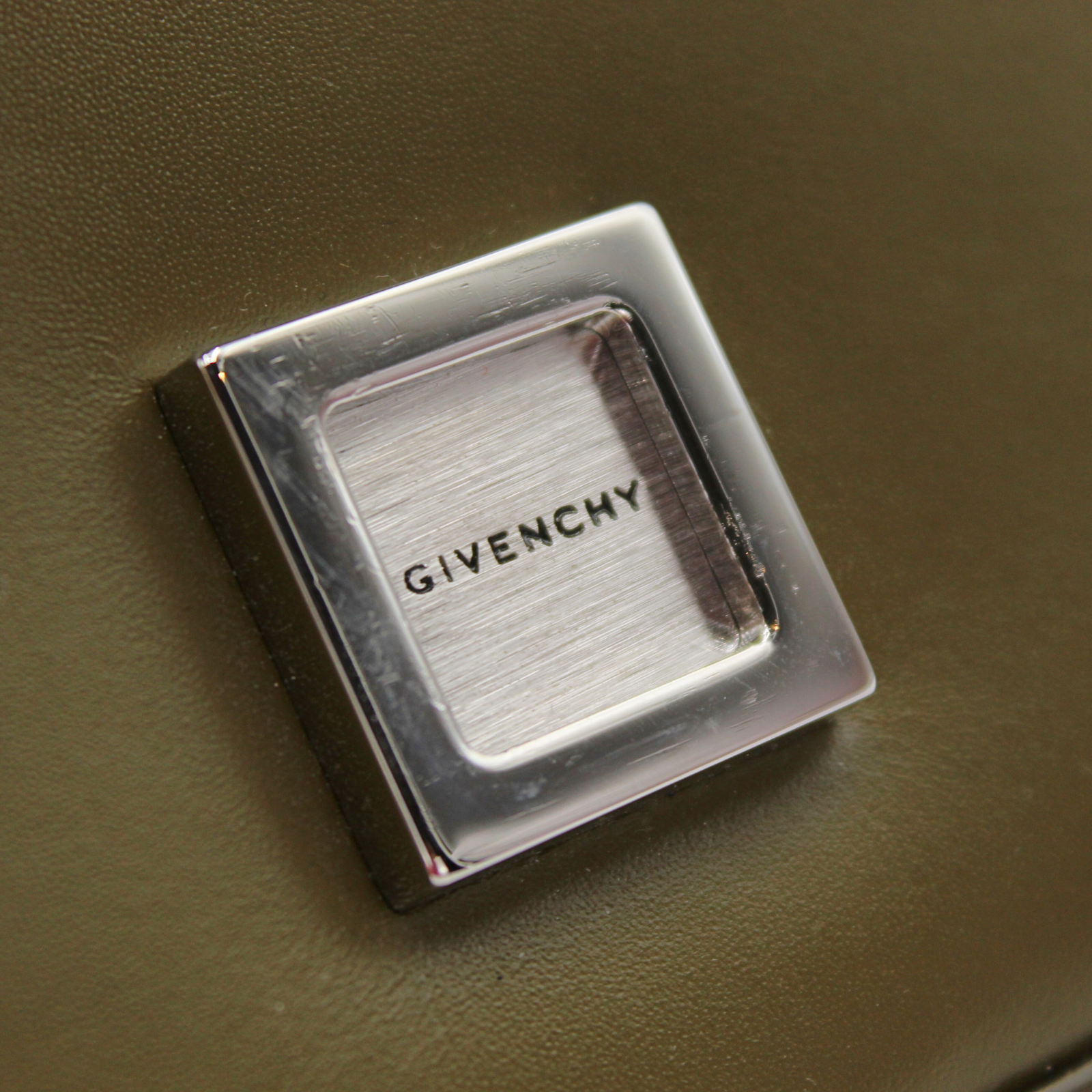 GIVENCHY 4G BB50HCB15S Medium 2600040237961