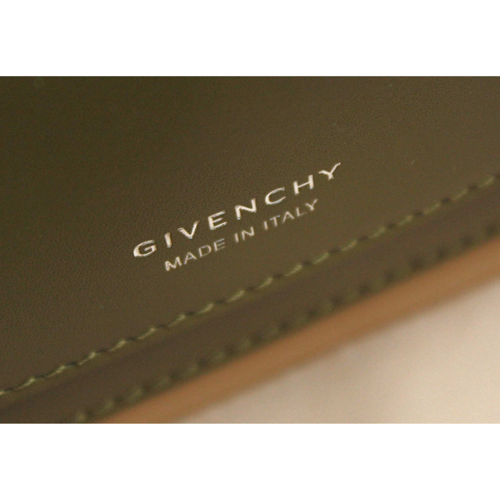 GIVENCHY 4G BB50HCB15S Medium 2600040237961