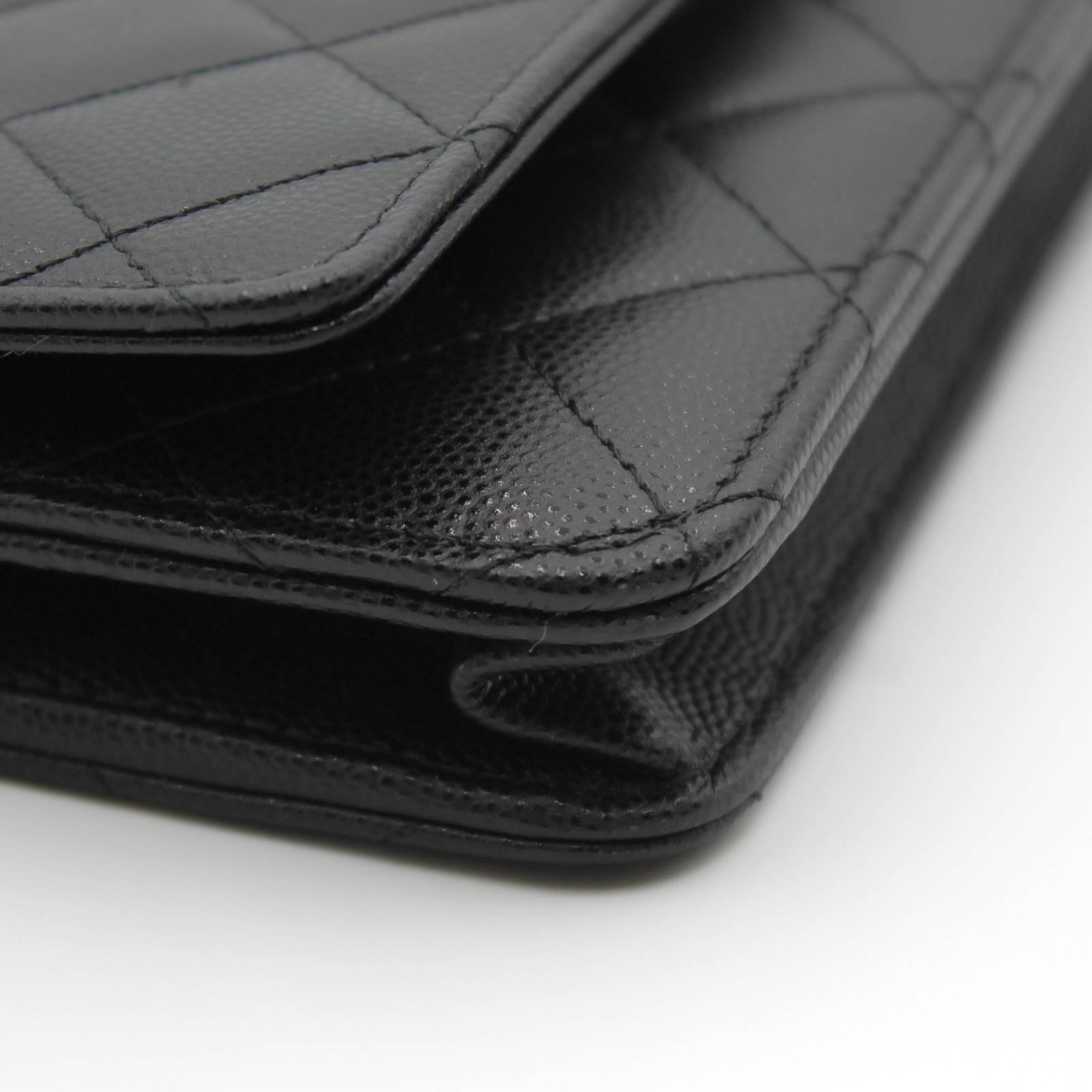 Matelasse Caviar Black Wallet on Chain