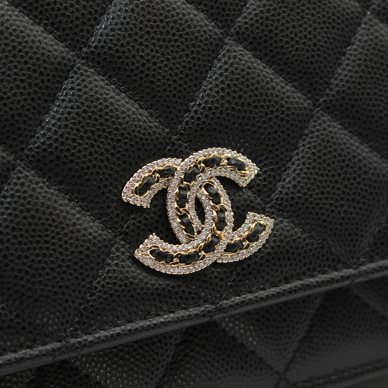 Matelasse Caviar Black Wallet on Chain